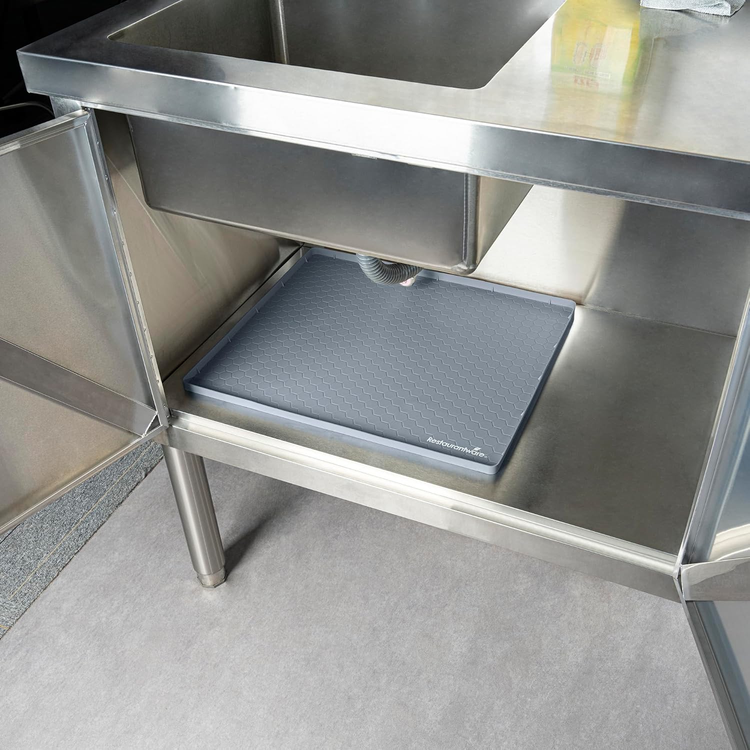Restaurantware Rectangle Gray Silicone Dark Under Sink Mat, 22 x 19 in
