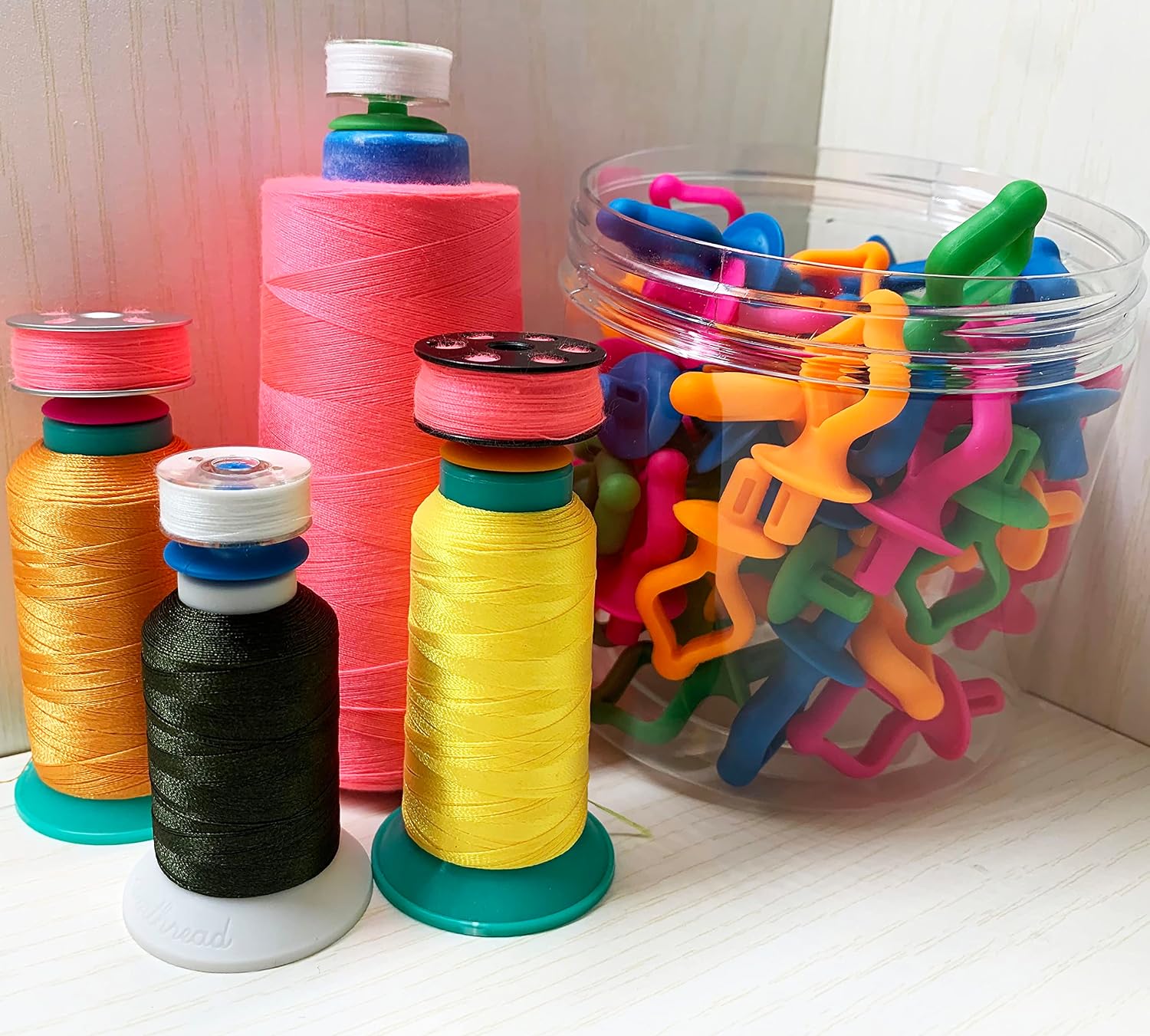 HimaPro Silicone Thread Spool Holders - Prevent Thread Tails from Unwinding - No More Loose Ends (60 PCs Holders in a Bucket)