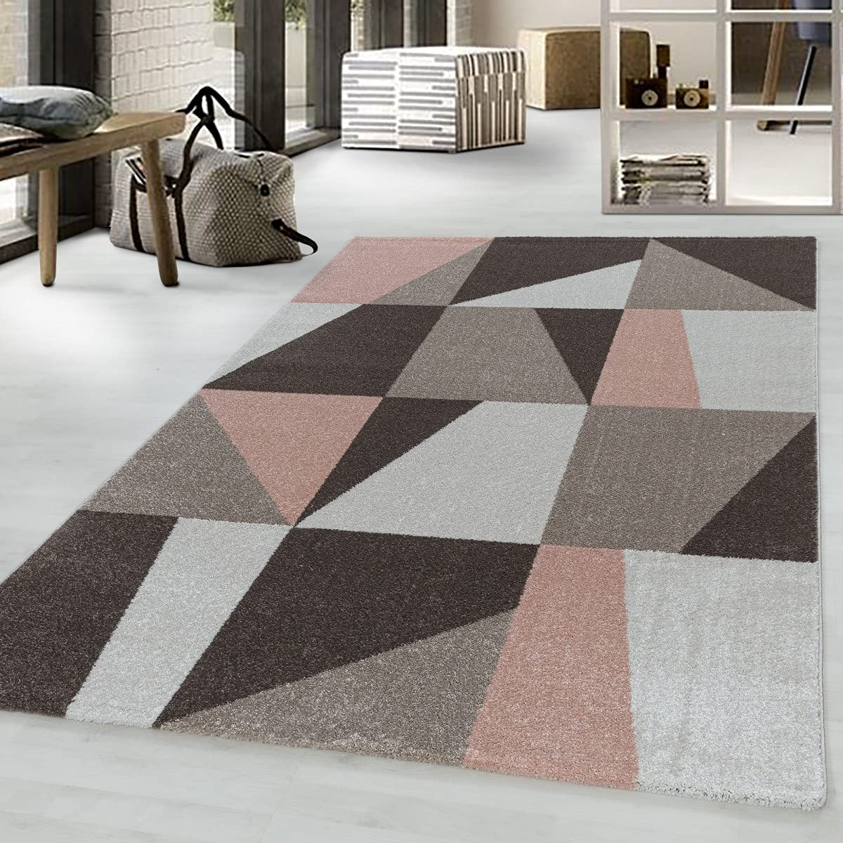 Tapis design Zipcode triangle rose 80x150 cm pour salon et chambre