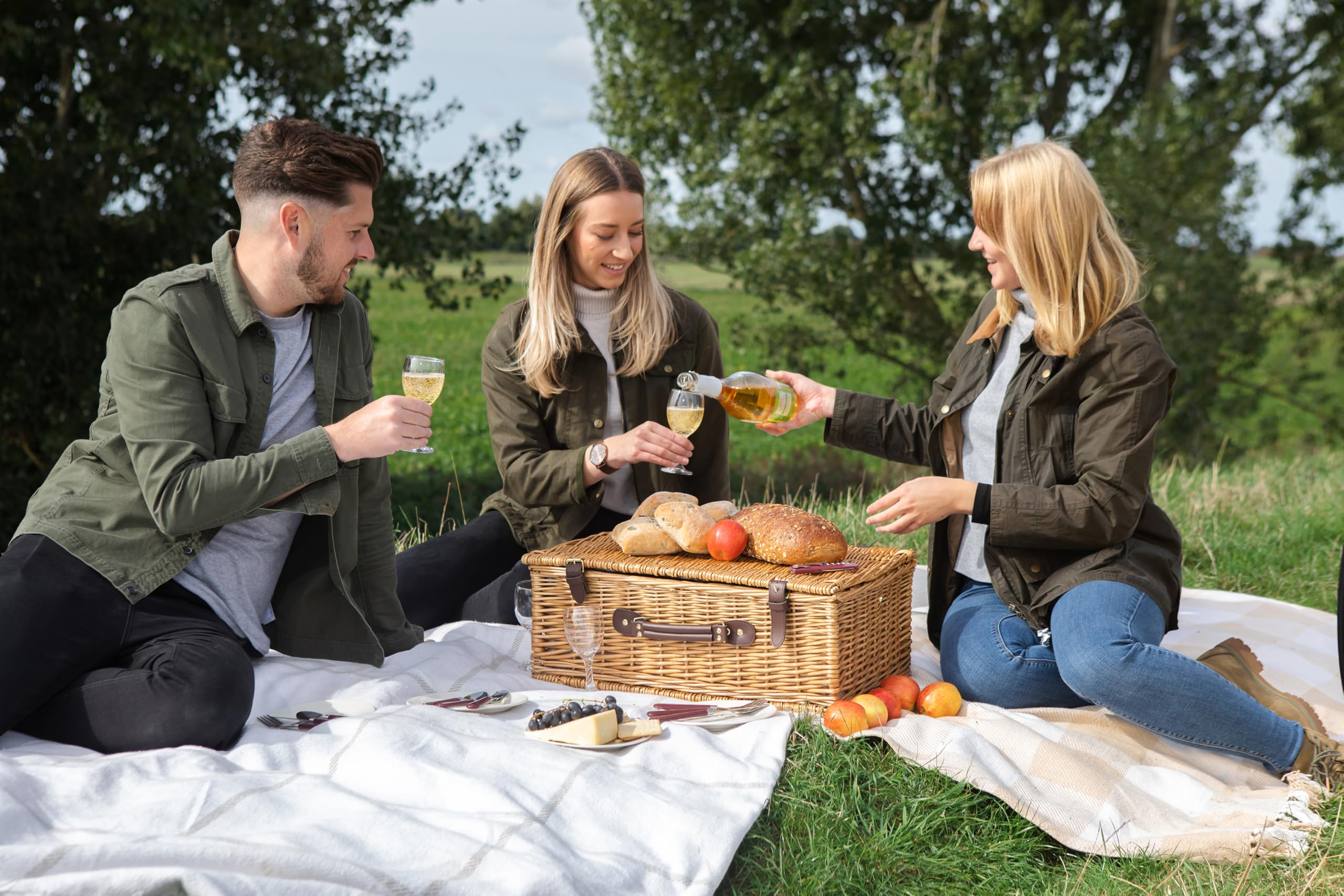 Picnic Tiempo Newbury Sauce Cesta de Picnic con Servicio para Cuatro Deluxe
