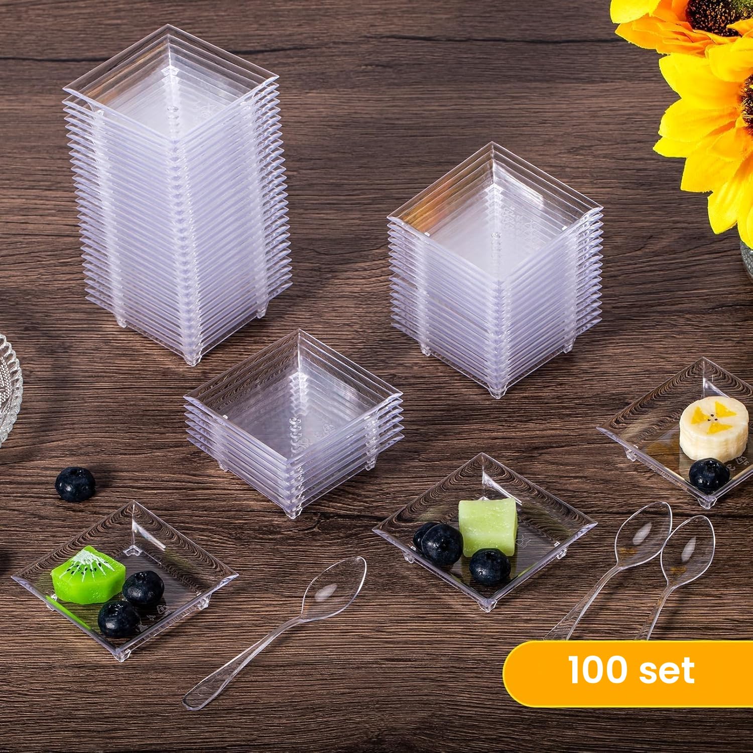 KAHEIGN 100 Pezzi Piatti da Aperitivo in Plastica con Cucchiai, 6CM Piatto Quadrato per Degustazione Dessert Ciotole Trasparenti per Antipasti Parfait Piatti da Portata Riutilizzabili per Campione
