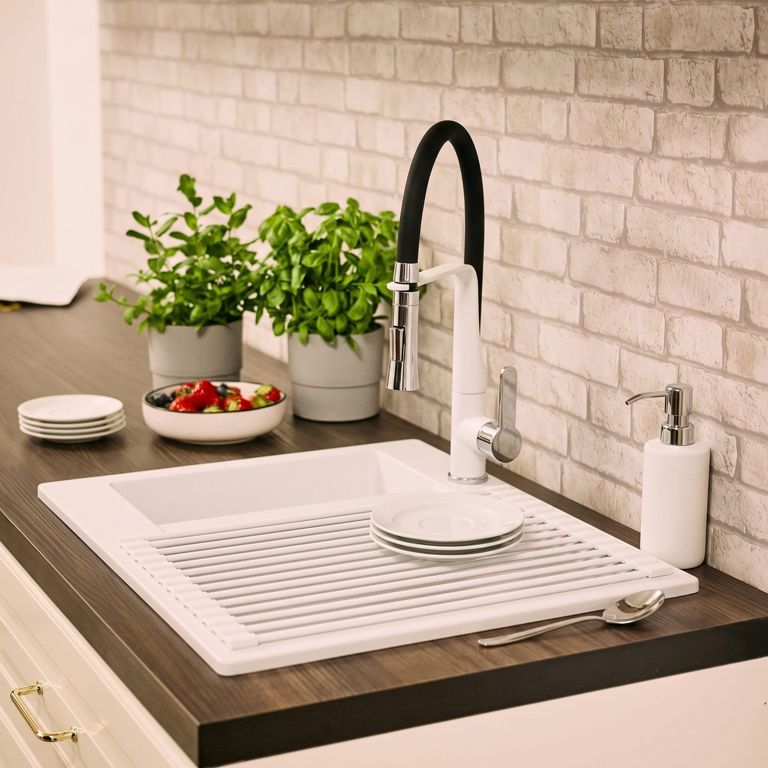 Sink Quality - Tappetino scolapiatti per lavello, in plastica, quadrato, 46 x 32 cm, griglia flessibile, colore bianco