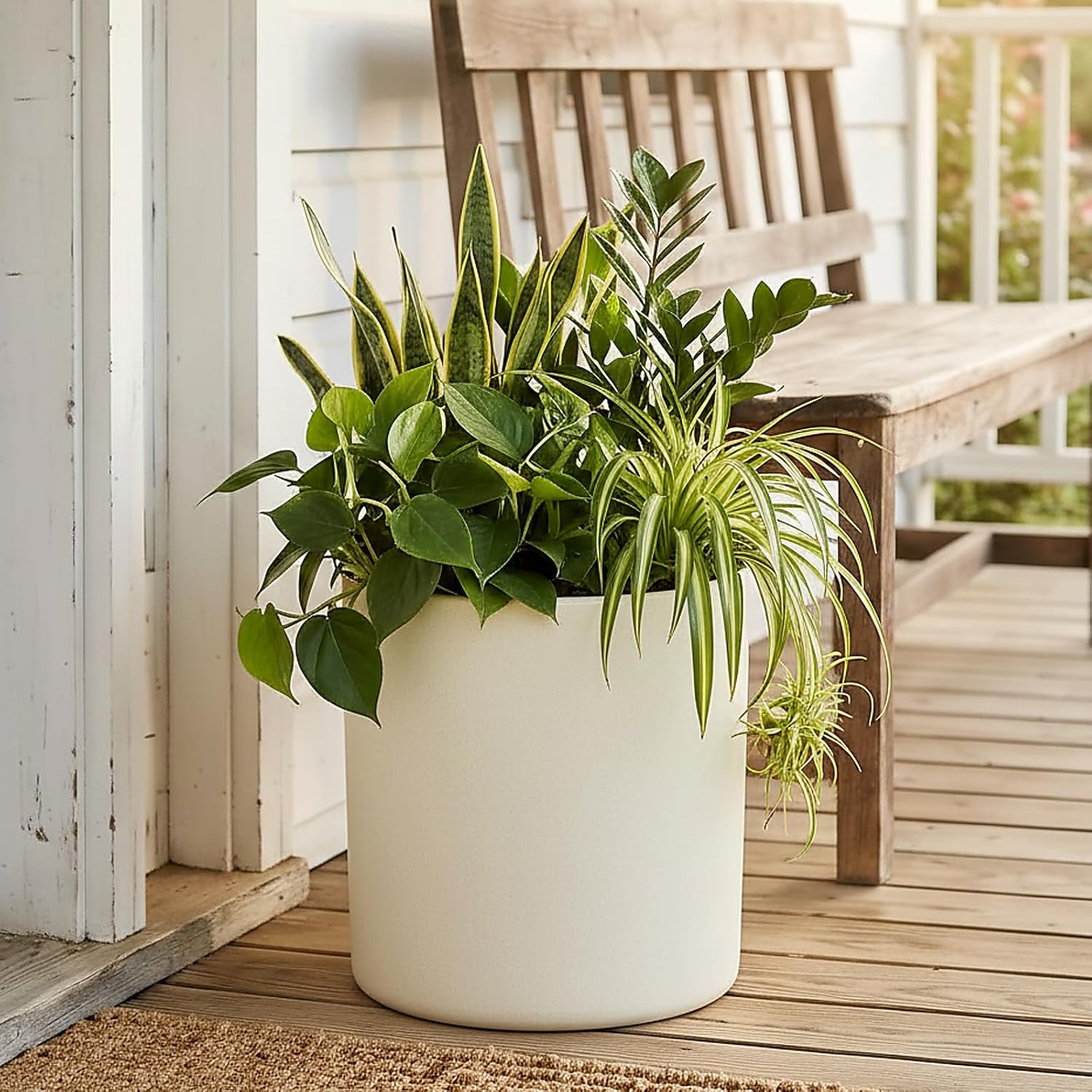 Metal Plant Pot with Drainage Hole,Mid Century Modern 7 inch Round Pot Indoor Outdoor Planters Gift for Decorative Pots of Tabletop Living Room Bedroom Beige