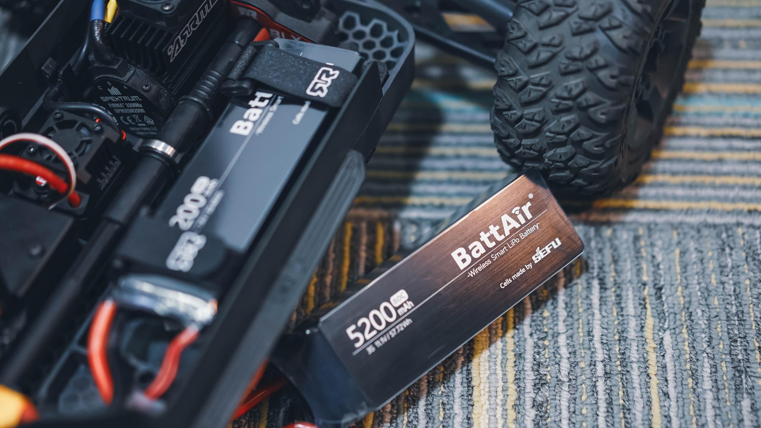 ISDT 7,4V Smart Lipo Akku 2S 50C 5200mAh BattAir Rc Auto Batterie mit XT-60 Stecker Hobby Akkus mit Lipo-Tasche für RC Flugzeug Hubschrauber Plane Boot 1:10,Per Mobiltelefon Bedienbar(2 Packs)