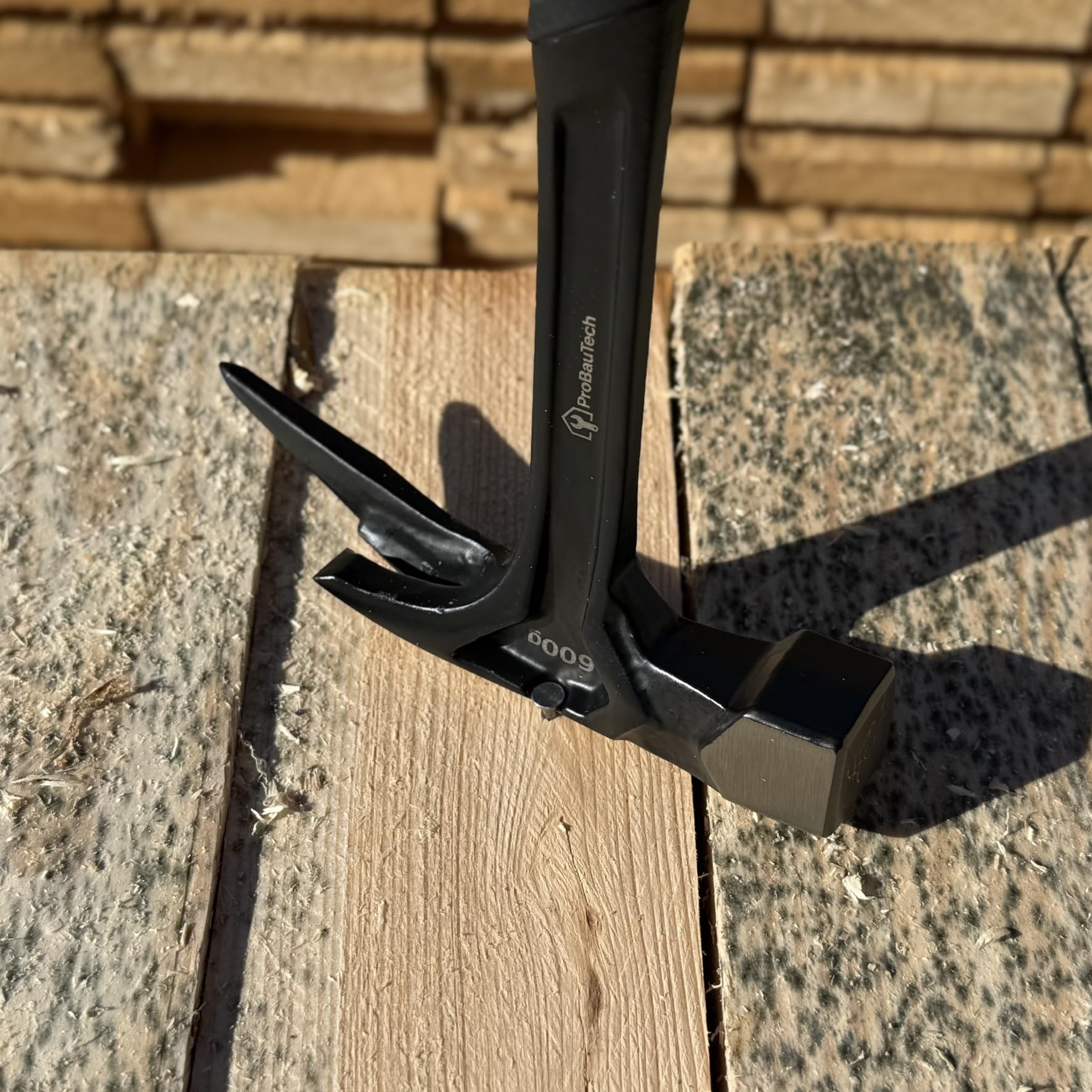 ProHit600RB Latthammer 600 g mit rauer Bahn, vollgeschmiedeter Zimmermannshammer mit magnetischem Nagelhalter und ergonomischem Griff