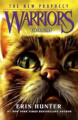 Twilight (Warriors: The New Prophecy): Return to the land of the Warrior Cats in the second generation of this bestselling children’s fantasy series: Book 5