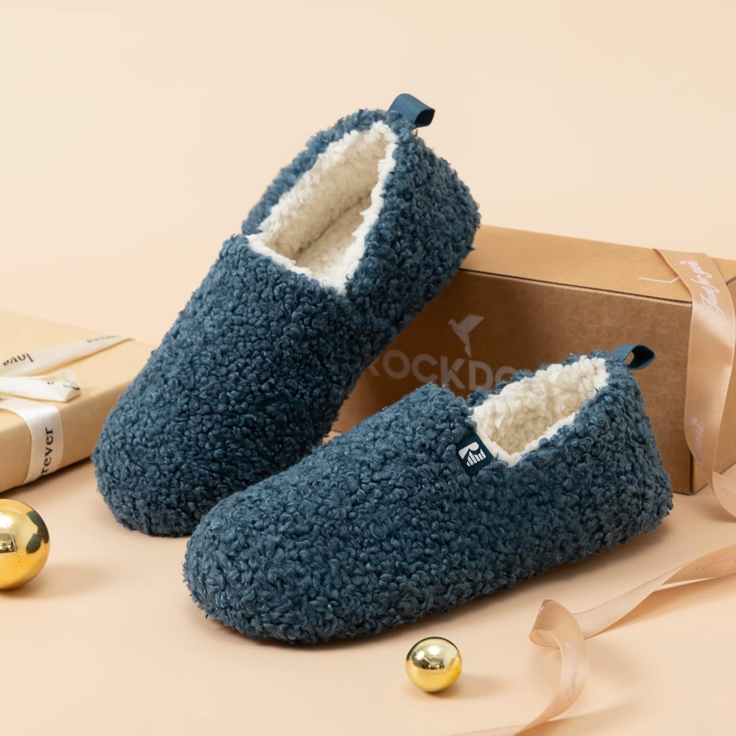 RockDove Women's Faux Shearling Closed Back Slipper with Memory Foam - Image 6