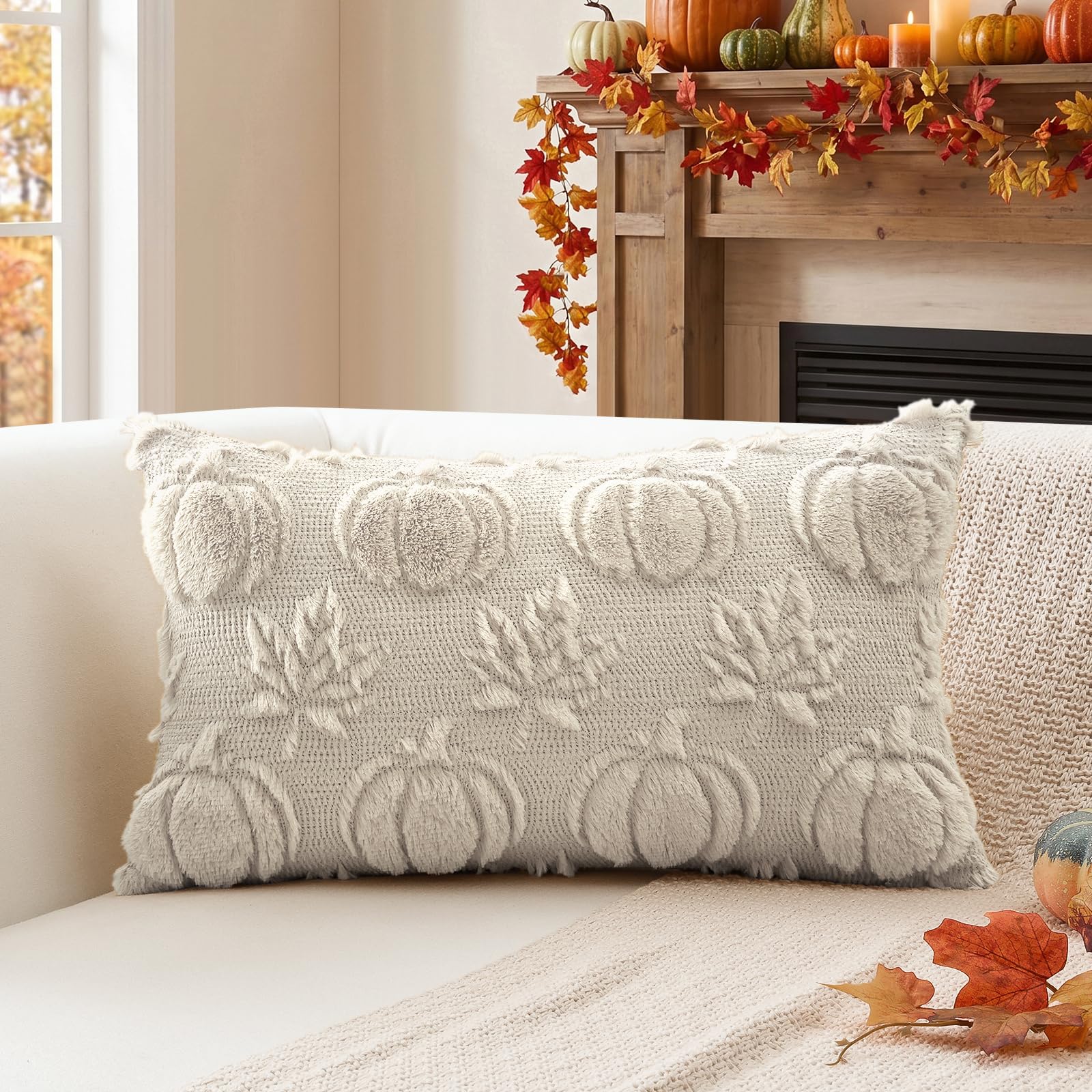 Sungeek Fall Cushion Covers 40x60cm, Pumpkin Maple Leaves Autumn Thanksgiving Decoration Throw Pillow Covers Farmhouse Soft Plush Faux Fur Pillow Case for Sofa Bedroom Living Room, Beige
