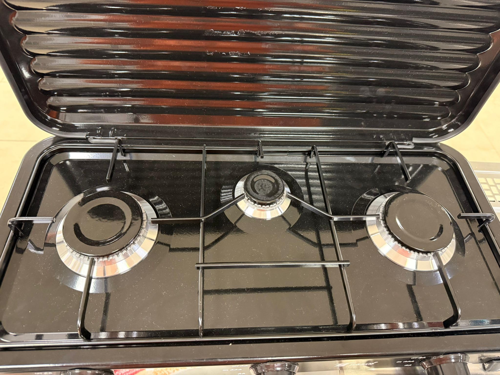 Cocina de Gas Portátil Thulos 3 Fuegos Color Negro