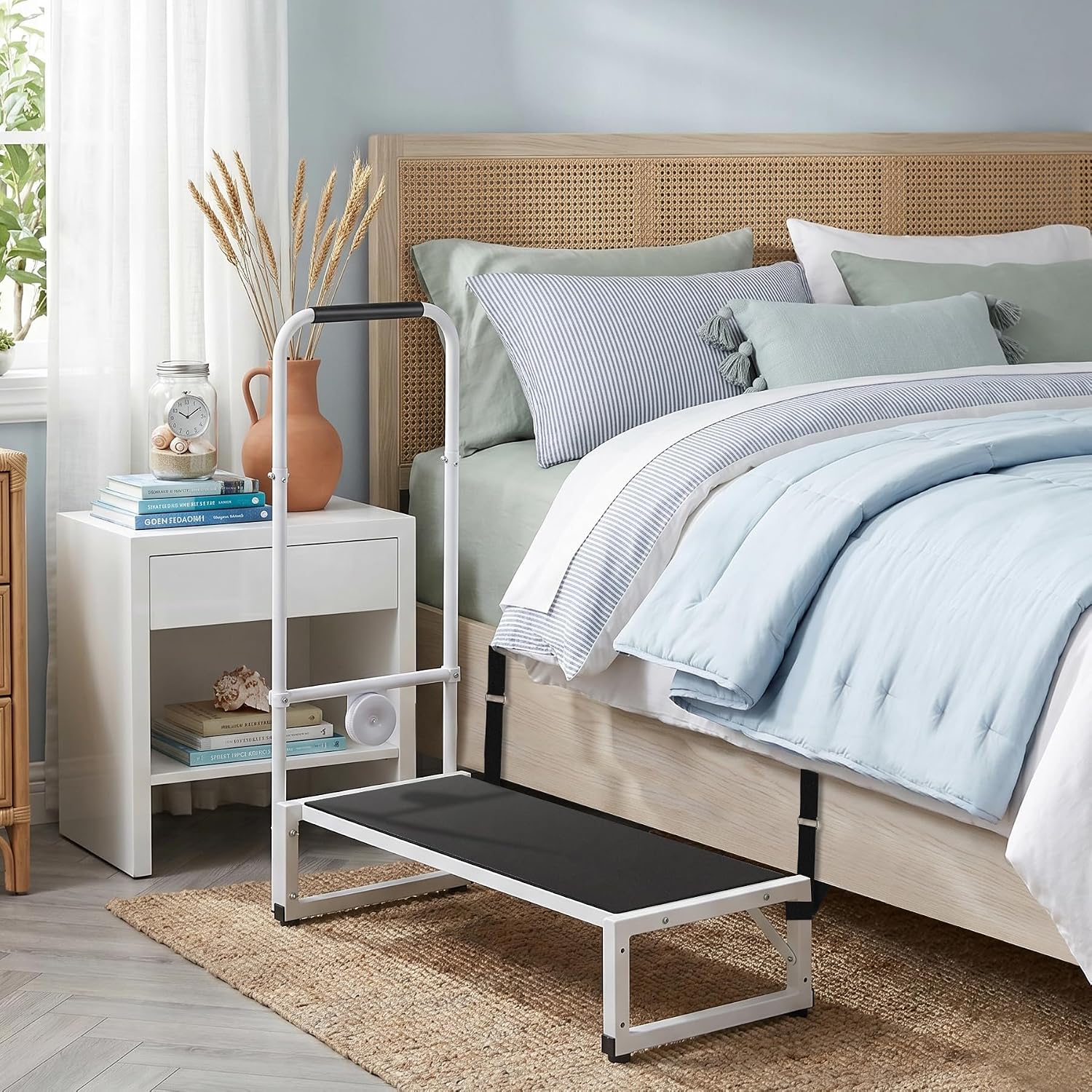 Bed Step Stool for Adults, Non-Slip Bed Step Stool Elderly Seniors | Bedside Step Stool with Handrail & Light Sensor and Motion Sensor for High Beds