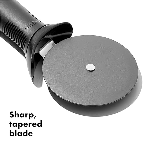 Miniatura 4 de OXO Good Grips - Rueda y cortador de pizza para sartenes antiadherentes