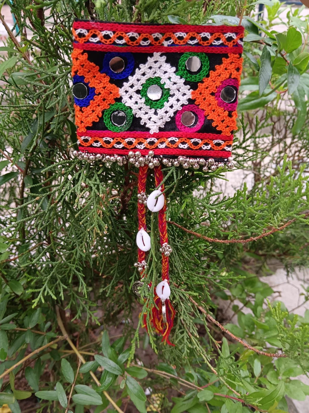 Traditional ATRACTIVE Bow with COLOURFULL Hanging 2
