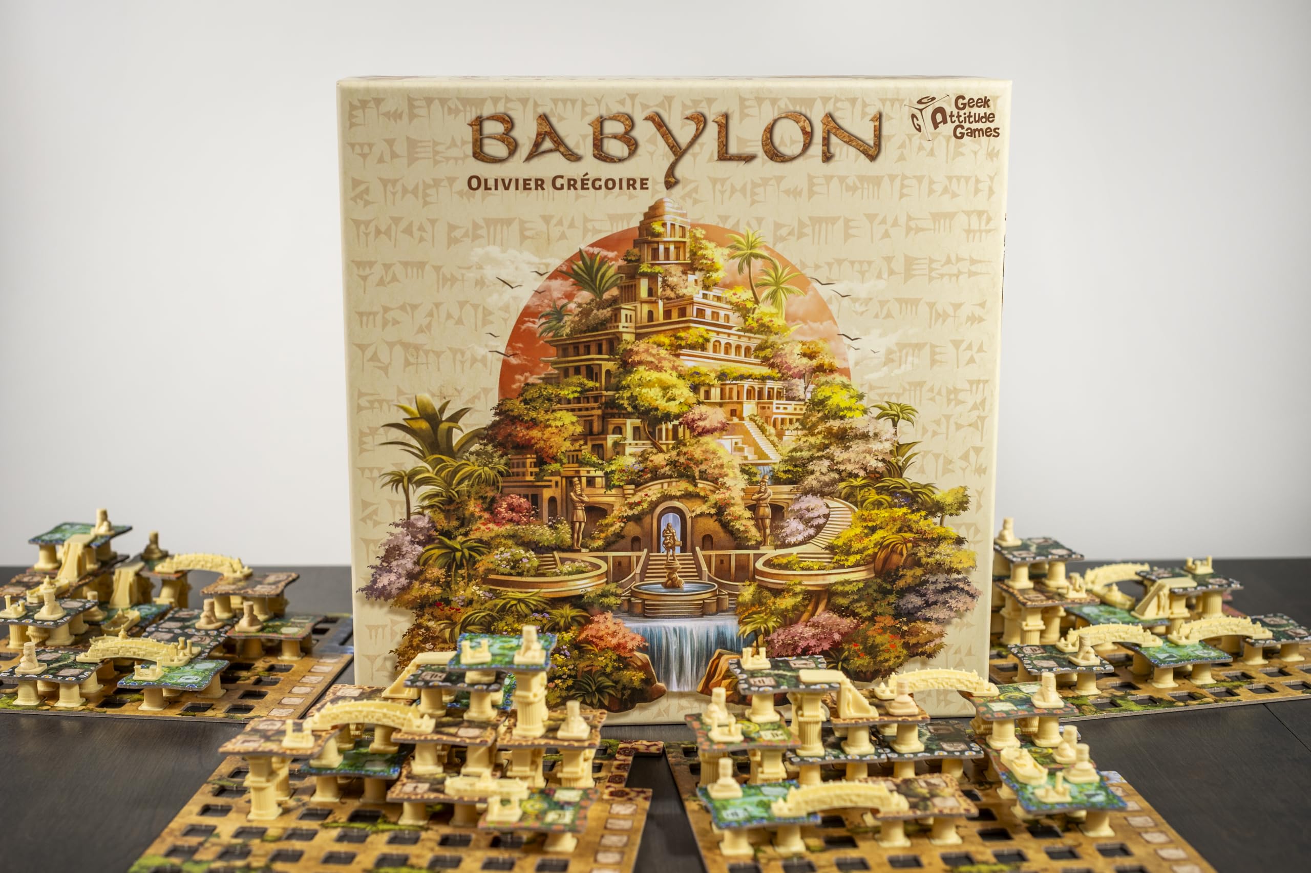 Pendragon - Babylon - Edizione Italiana - Gioco da tavolo strategico per famiglie - Posizionamento tessere 3D | Da 2 a 4 giocatori | 60 minuti | Età 8+