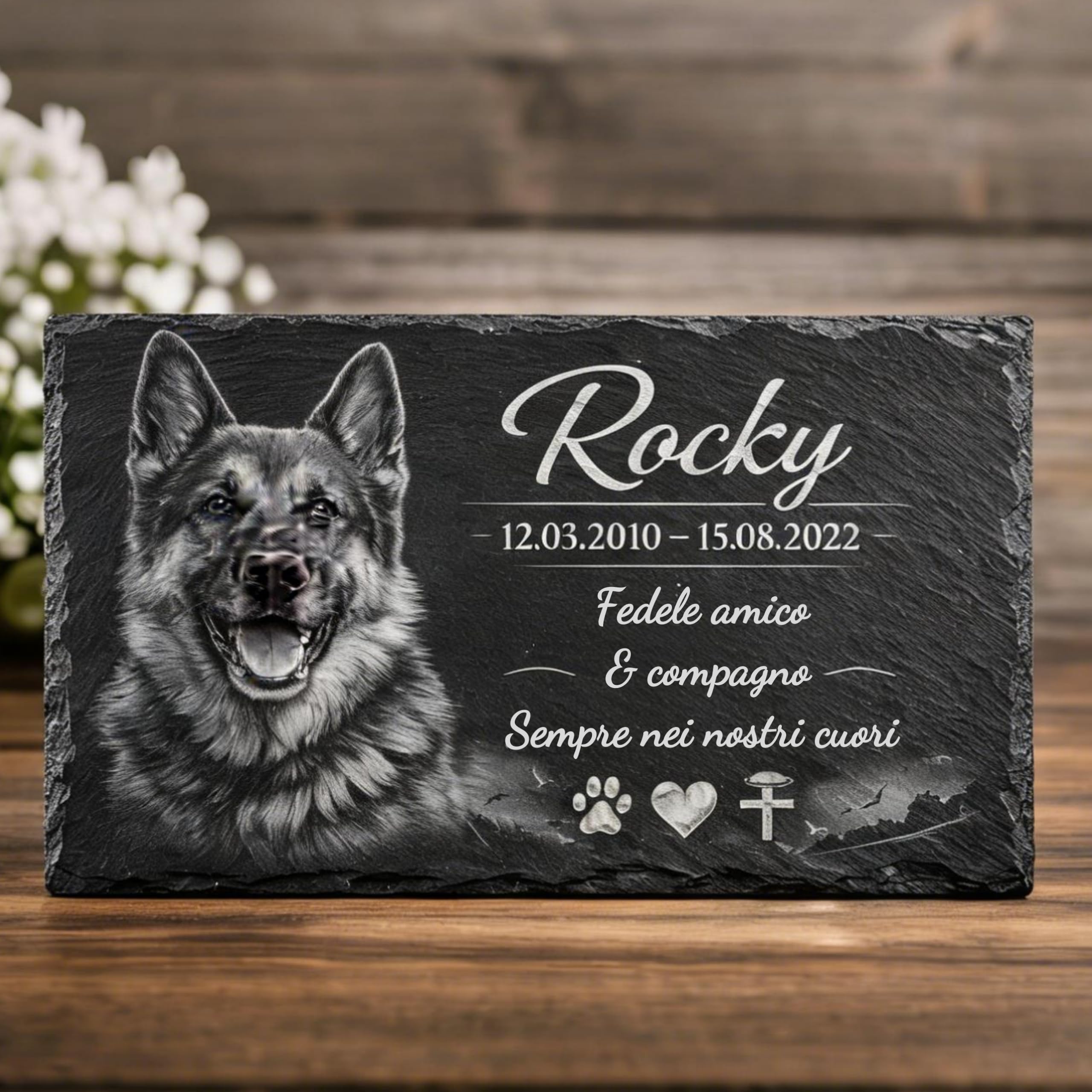Pietra Commemorativa Cane in Ardesia – Lapide per Animali Esterno Personalizzata, Targa Memoriale per Cani Resistente alle Intemperie – Foto, Nome e Testo Personalizzabili – Giardino / 30x15–50x30 cm