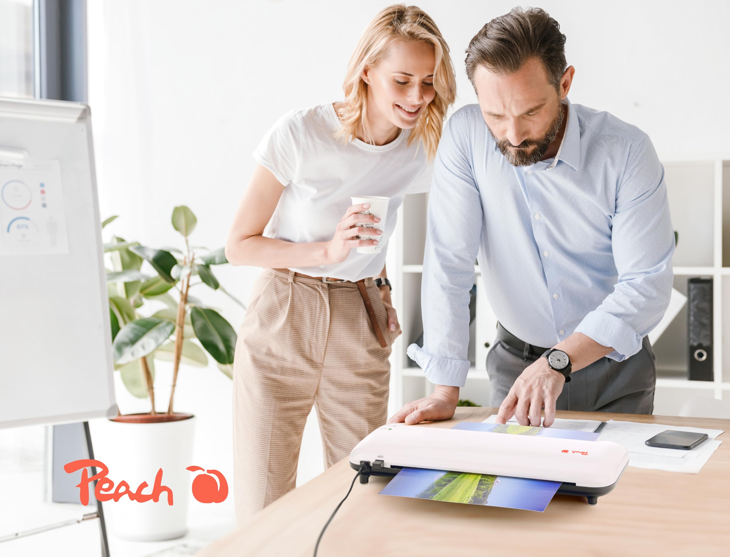 Peach Laminator A4 – w zestawie 210 folii do laminowania gratis – dwa razy szybciej niż inne – laminuje ponad 1,5 strony A4 na minutę – nadaje się do wszystkich dostępnych na rynku folii — PL750