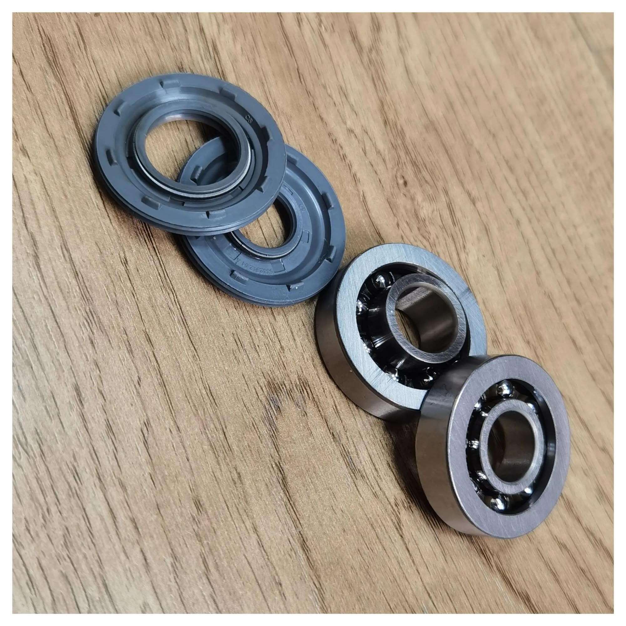 Adatto for accessori for motosega Husqvarna 135 140 435 435E 440 440E Cuscinetto a sfere dell'albero motore e set di paraolio di ricambio(Bearing seal set)