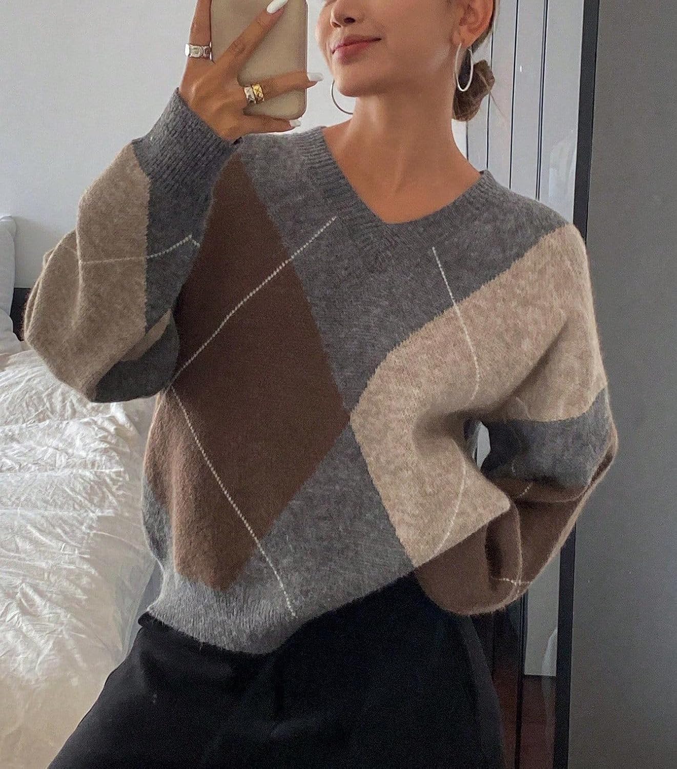 chouyatou Women's 2025 Fall V-Neck Argyle Sweaters Pullover Oversized Chunky Knit Casual Sweater Top - Image 7