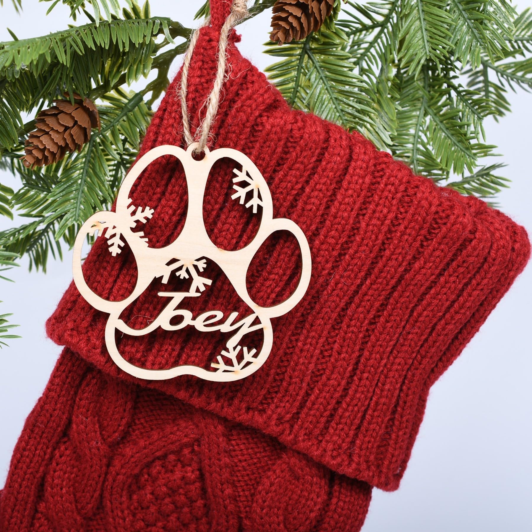 Adorno personalizado con nombre de mascota con diferentes nombres para colgar en el árbol, adorno personalizado de madera para decoración de Navidad, regalo de madera 2024 (20 unidades)