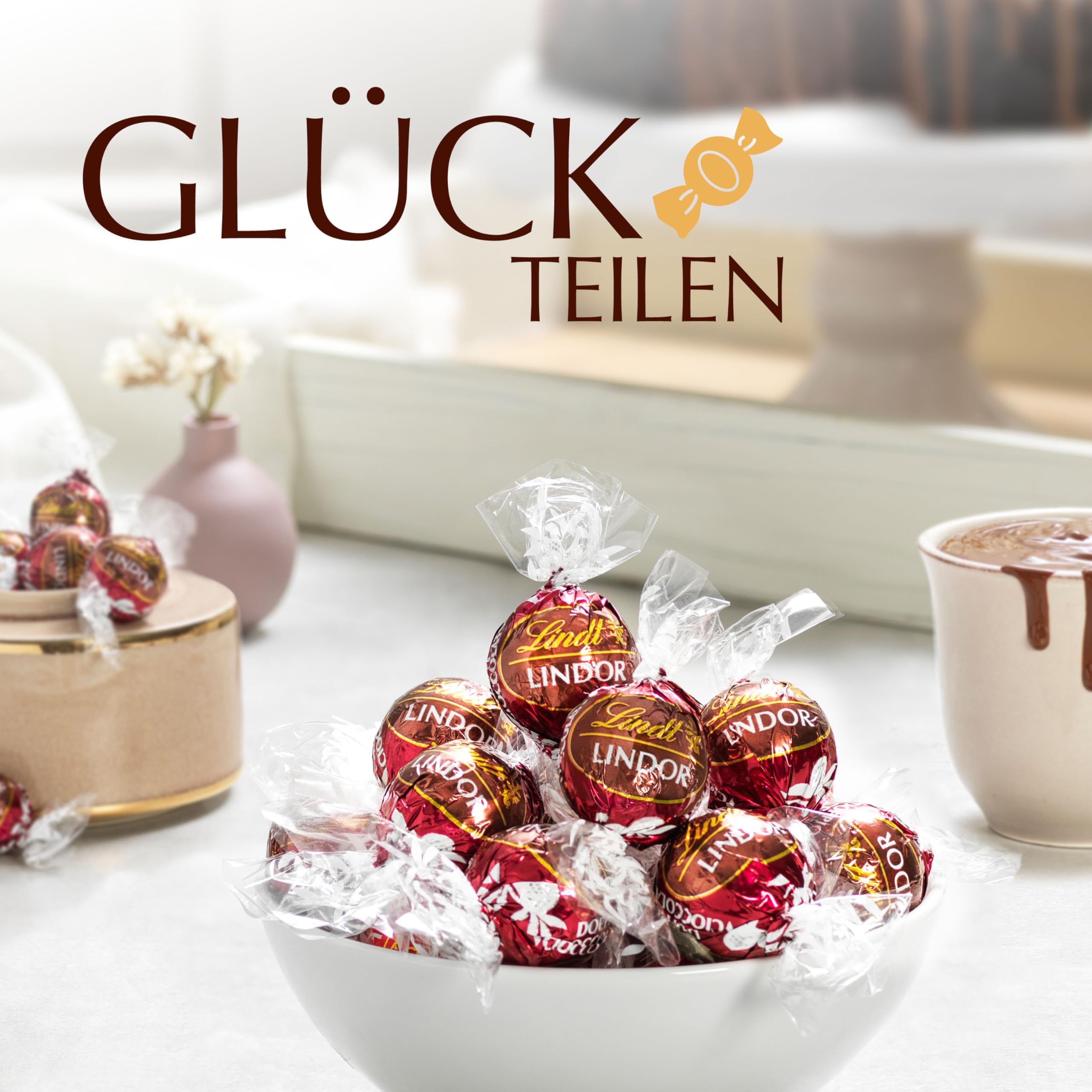 Lindt LINDOR Schokoladen Kugeln Double Chocolate | 1 kg Beutel, wiederverschließbar | ca. 80 Milch-Schokolade mit dunkler, zartschmelzenden Füllung | Großpackung, Pralinen-Geschenk