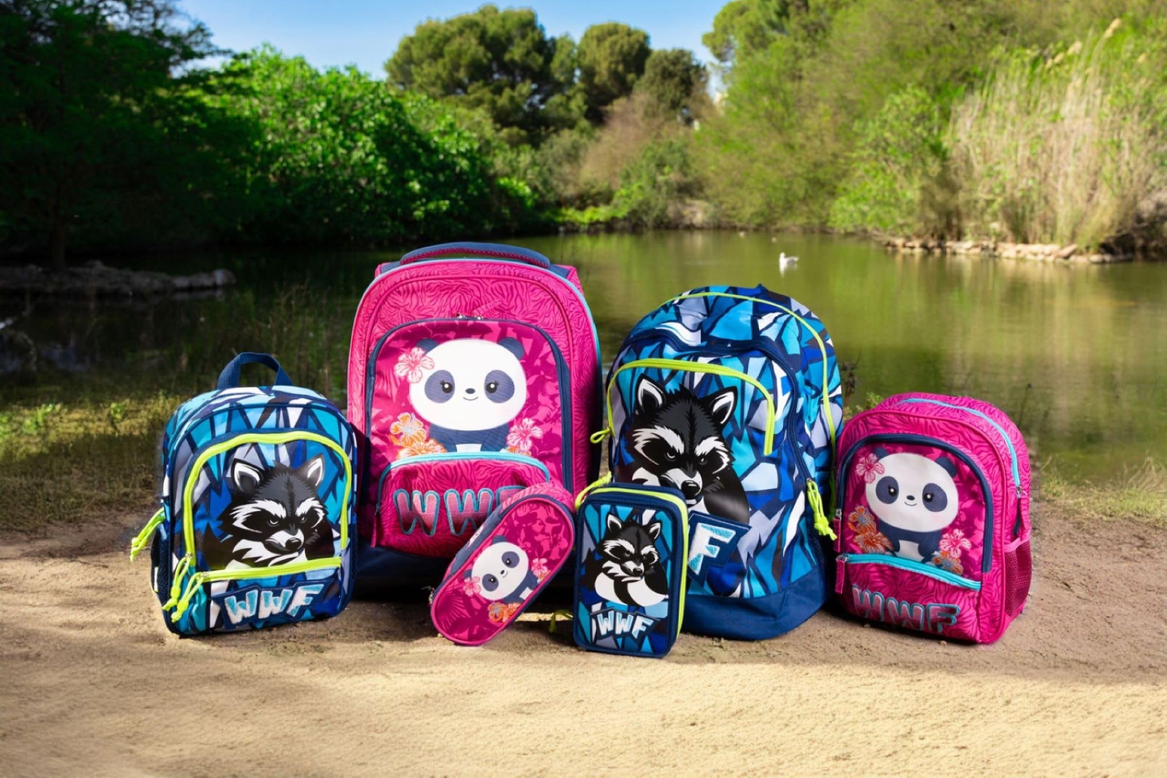 Franco Cosimo Panini WWF – Estuche escolar oficial WWF, estuche con 3 compartimentos para niño y niña con juego de papelería, bolígrafo borrable azul Frixion y práctico cierre de cremallera, 20 x 13 x