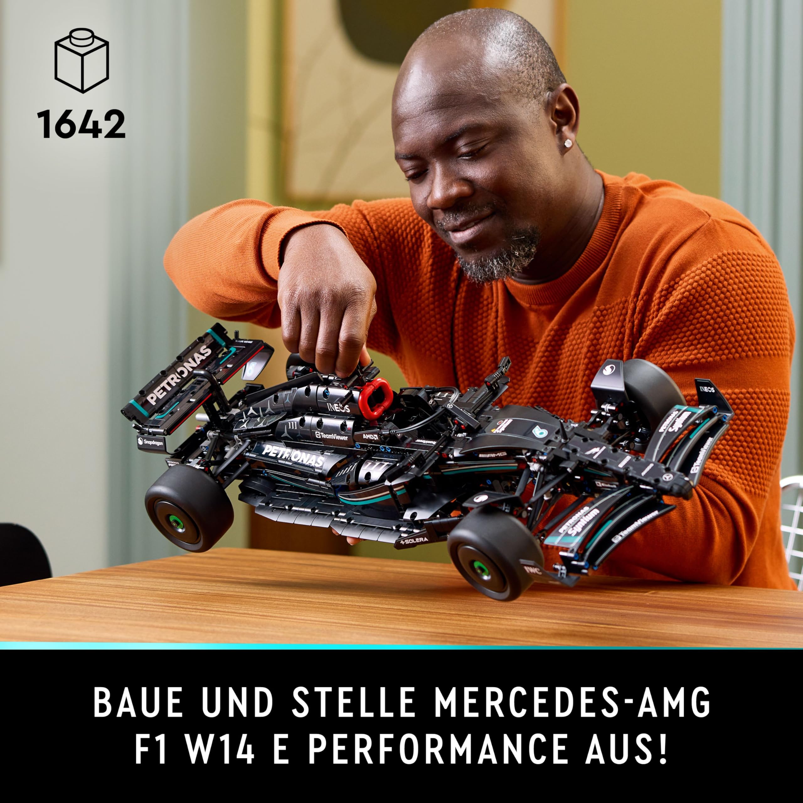 LEGO Technic Mercedes-AMG F1 W14 E Performance Rennwagen Modellbausatz Ansicht 2