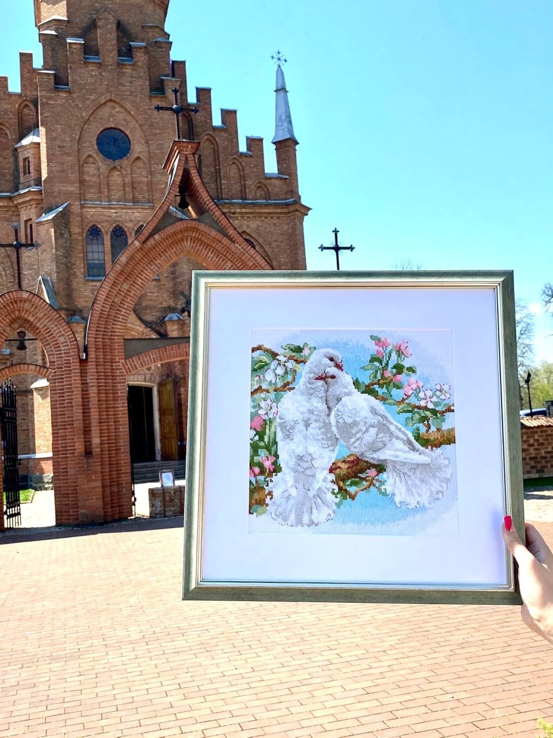 RIOLIS - White Doves 1856, Valentine Cross Stitch Kits 9,84" x9,84, Cross Stitch Kits for Beginners & Advanced, Crossstitching Kits Adult, Counted Stitching Kits, Valentine Embroidery Kit