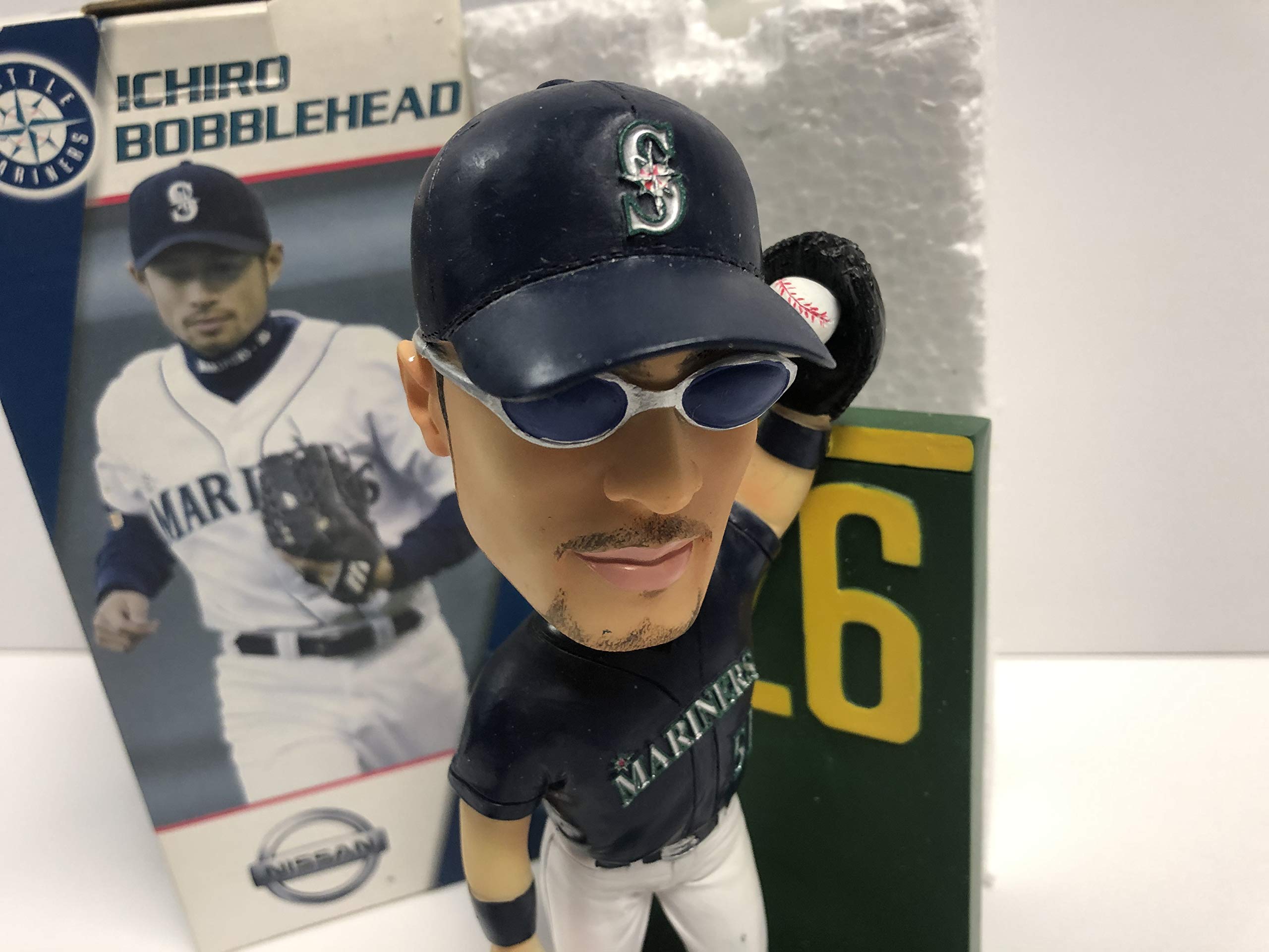 Ichiro Suzuki 2001-2002 WALL CATCH Seattle Mariners 2010 Stadium 