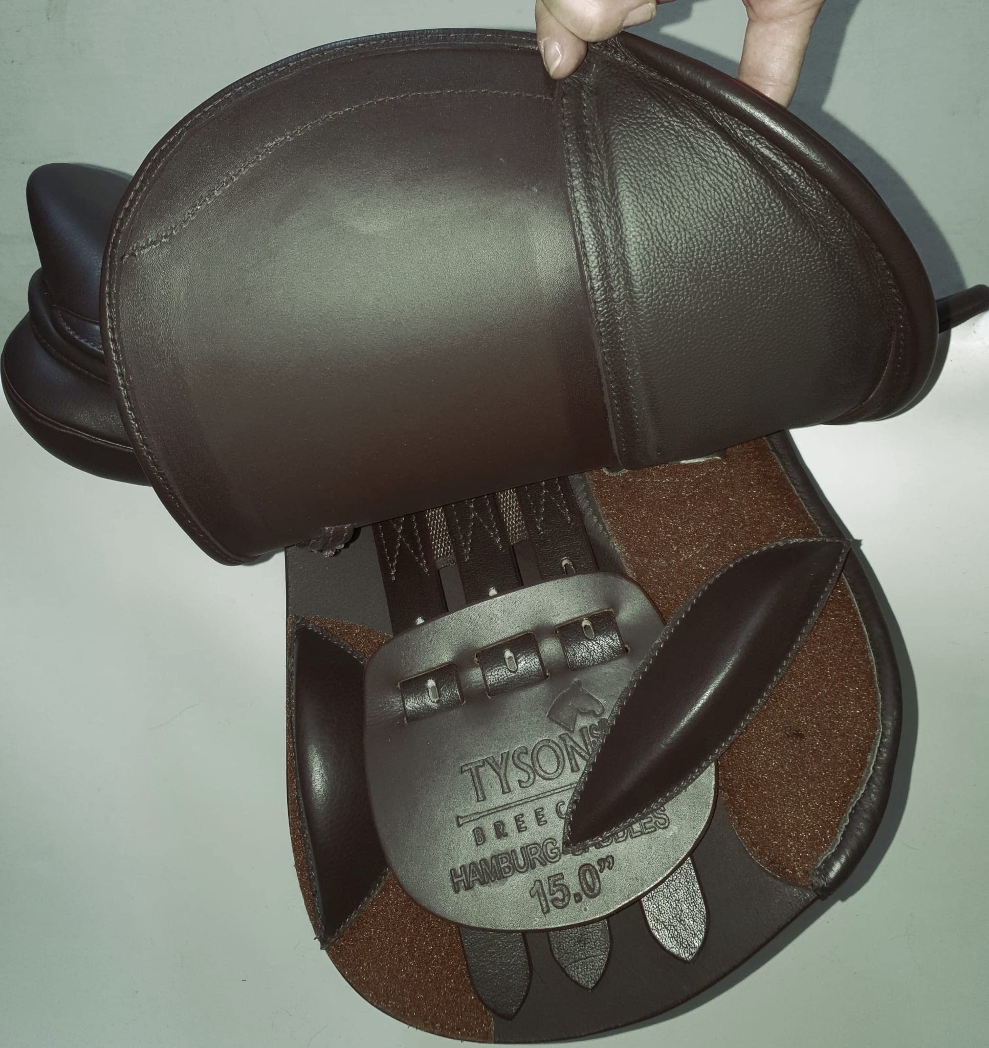 Ledersattel Jumper VS Sattel Leder Schwerpunkt Springen Schwarz Braun incl. Kopfeisen Tysons Ponysattel Welsh Kindersattel Tysons (14 Zoll, Braun)