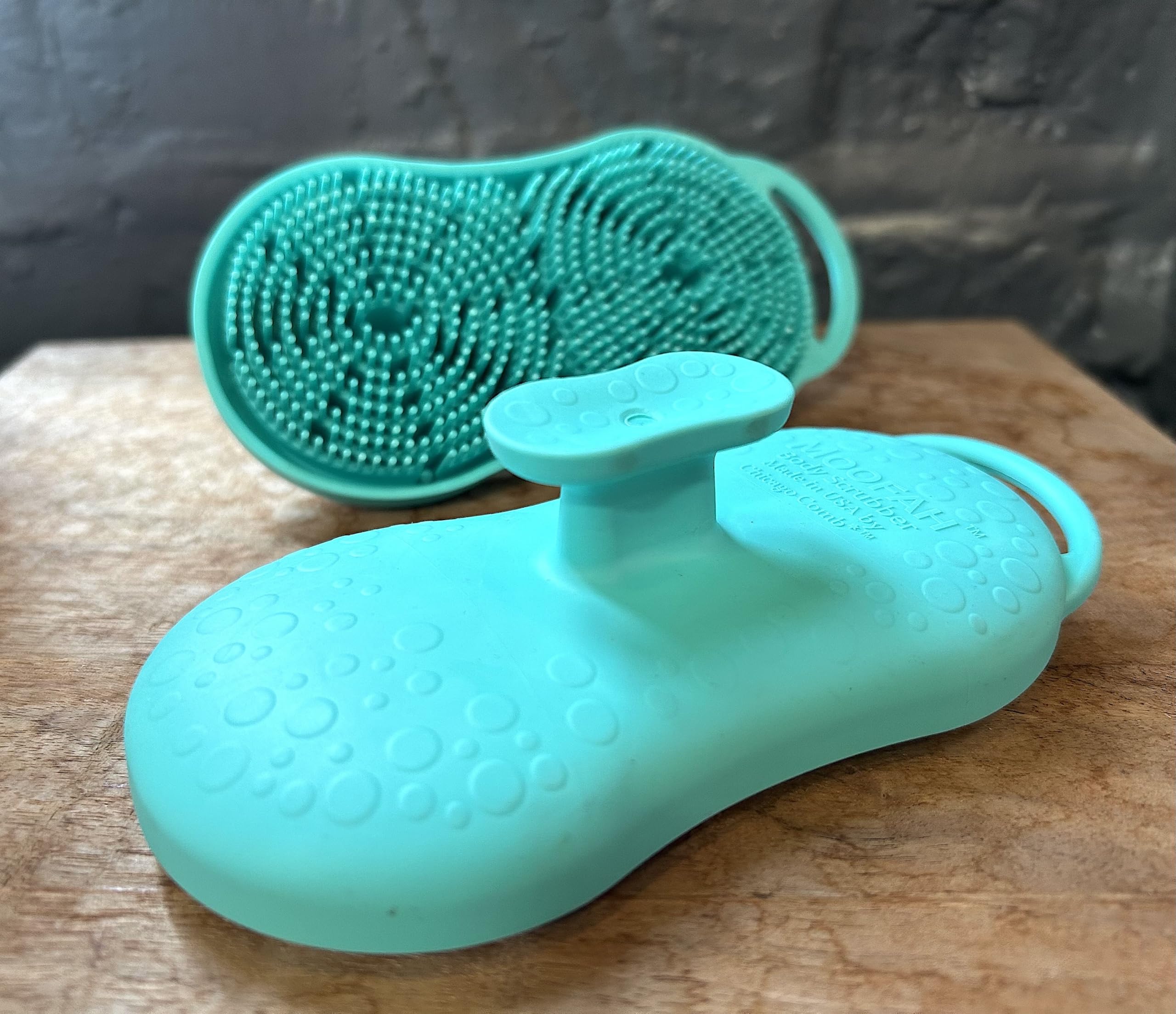 Chicago Comb MOOFAH™ Body Scrubber- Made in USA, Loofah Alternative, Exfoliating, Refreshing, Quick-Drying, Travel-Friendly, Easy-to-Clean (): Aqua