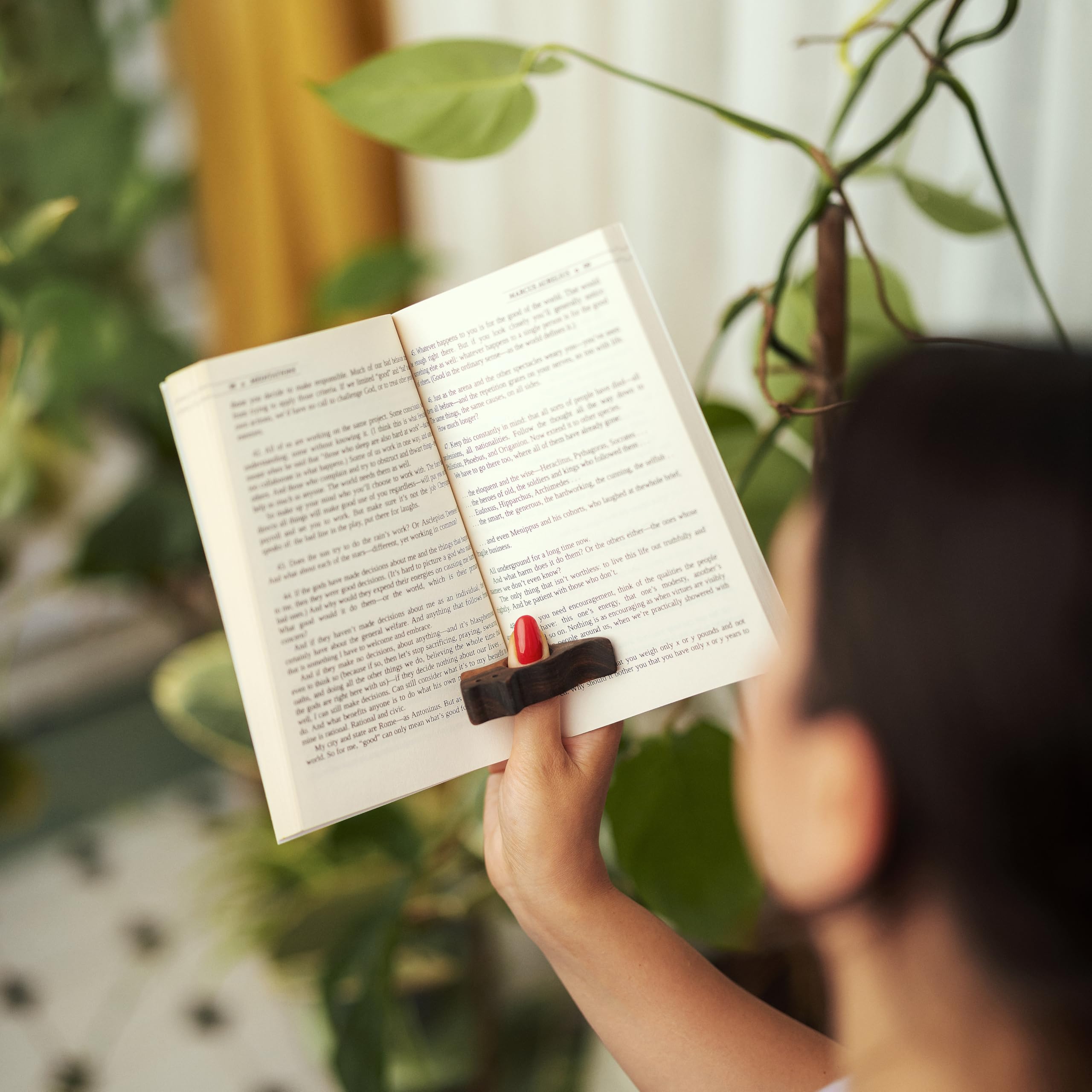 TILISMA Soporte para páginas de libro de nogal natural, marcapáginas, regalo para lectores