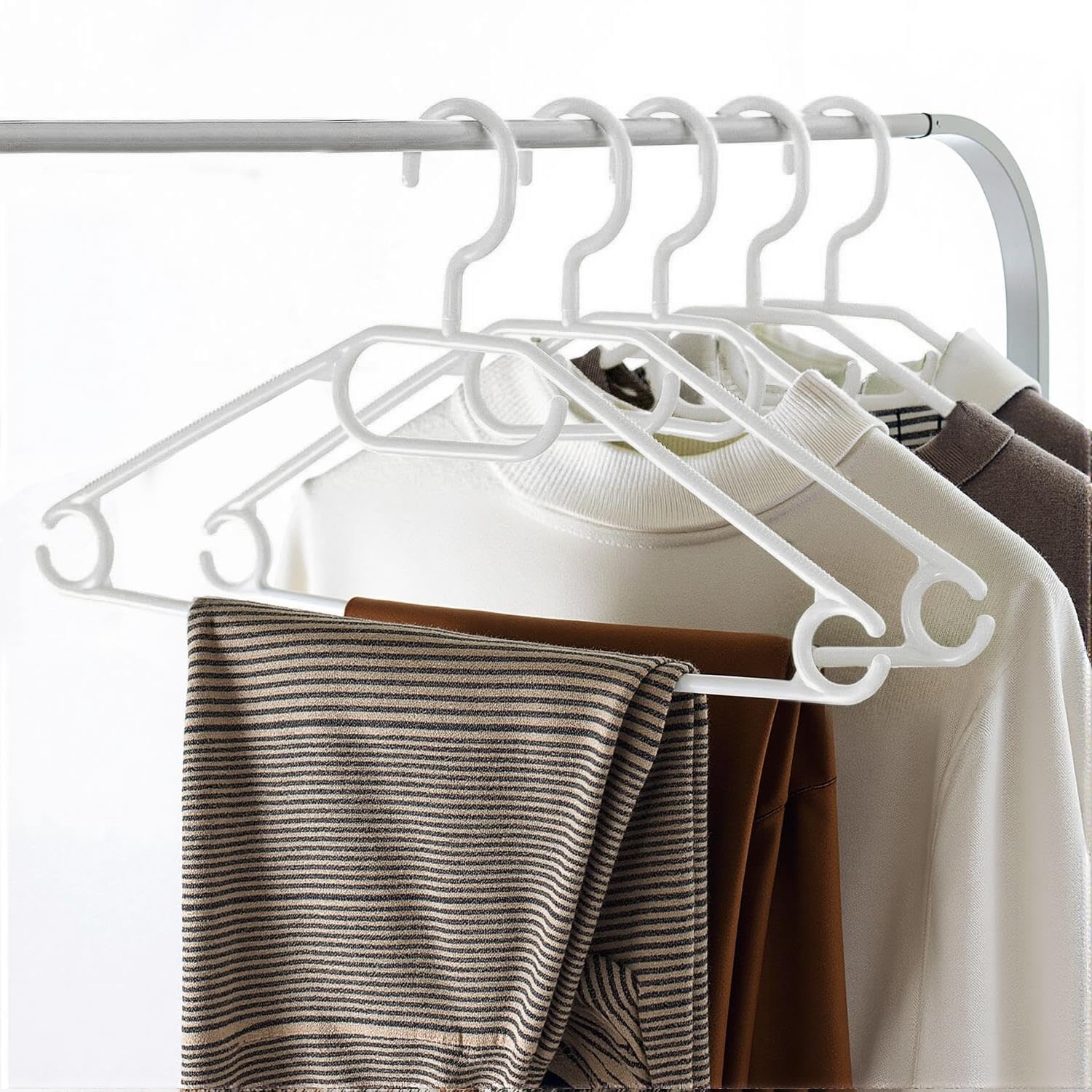 LIVHOME 20 Pack Flexible Plastic Hangers, Non-Slip White Clothes Hangers with 360° Swivel Hook, Hooks for Ties/Scarves, 40cm Wide for Adult Clothes and Coats