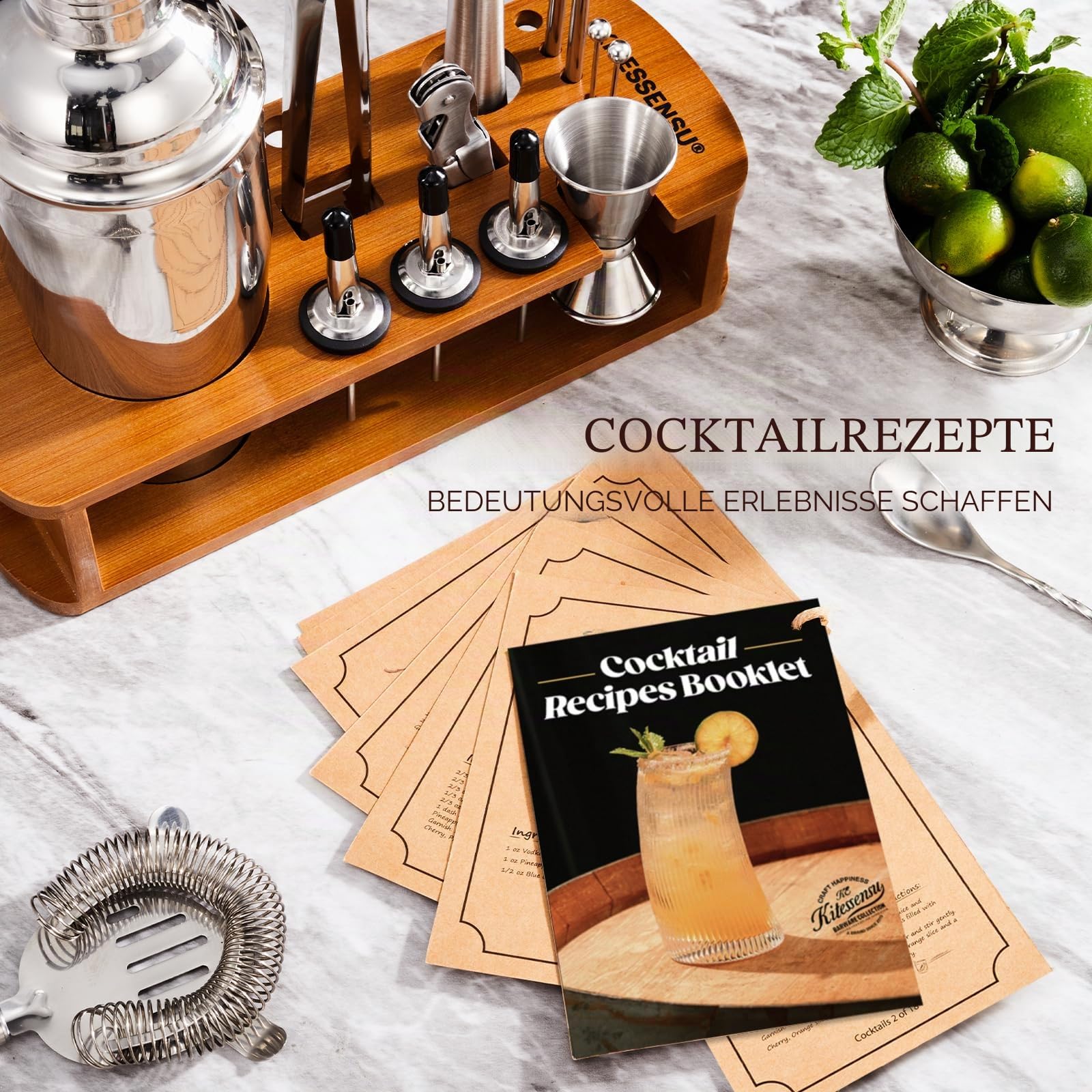KITESSENSU Cocktail Shaker Set Barkeeper-Set mit Ständer – 18/8 Edelstahl Cocktailshaker, inklusive Martini Shaker, Jigger, Sieb, Mixlöffel, Stößel, Schnapsgießer, Bambus-Ständer – Silber