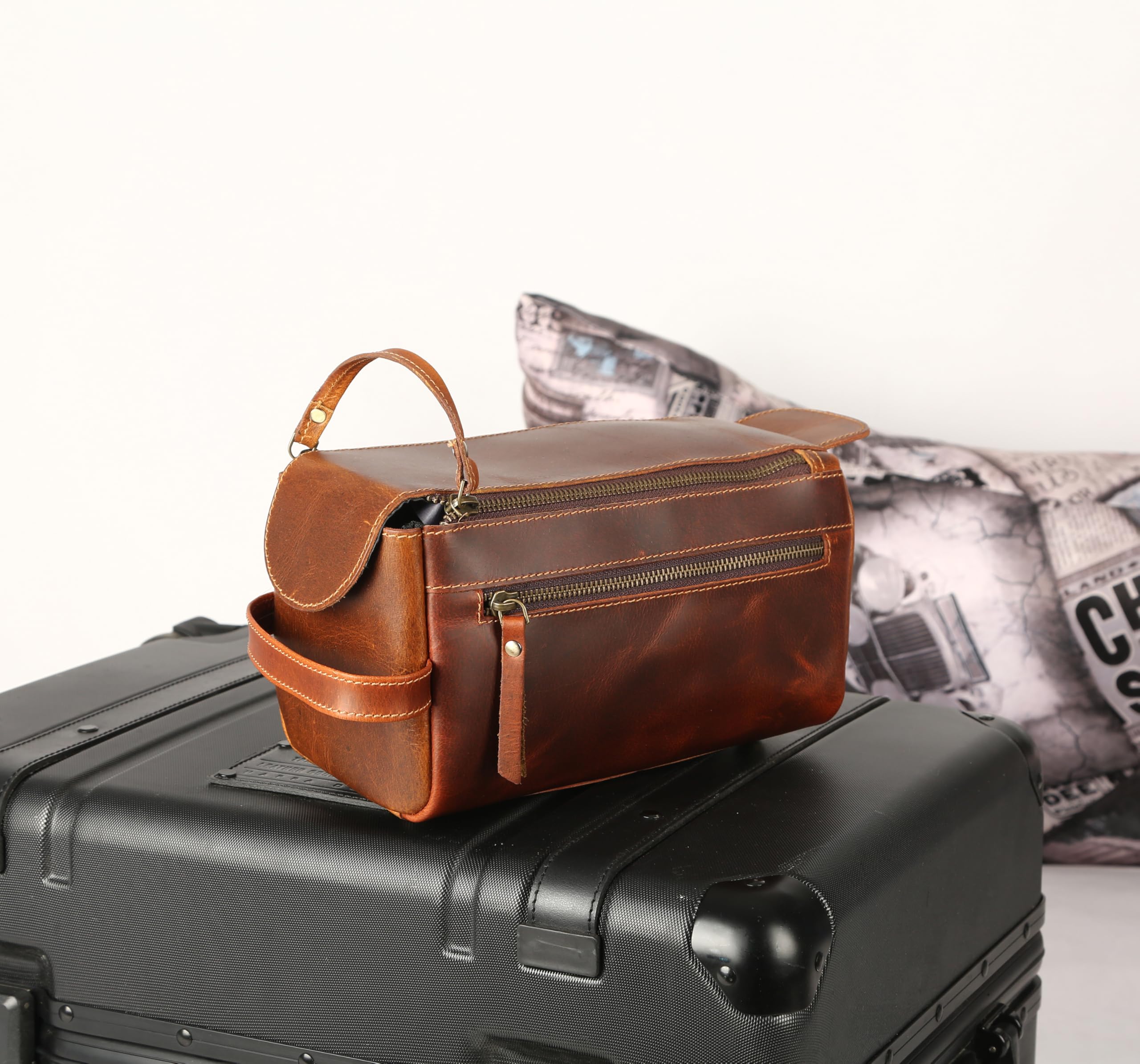 KomalC Neceser de piel de búfalo de alta calidad para hombres y mujeres con forro resistente al agua, bolsa de viaje de aseo, bolsa de aseo unisex para artículos de tocador, regalos para hombres y