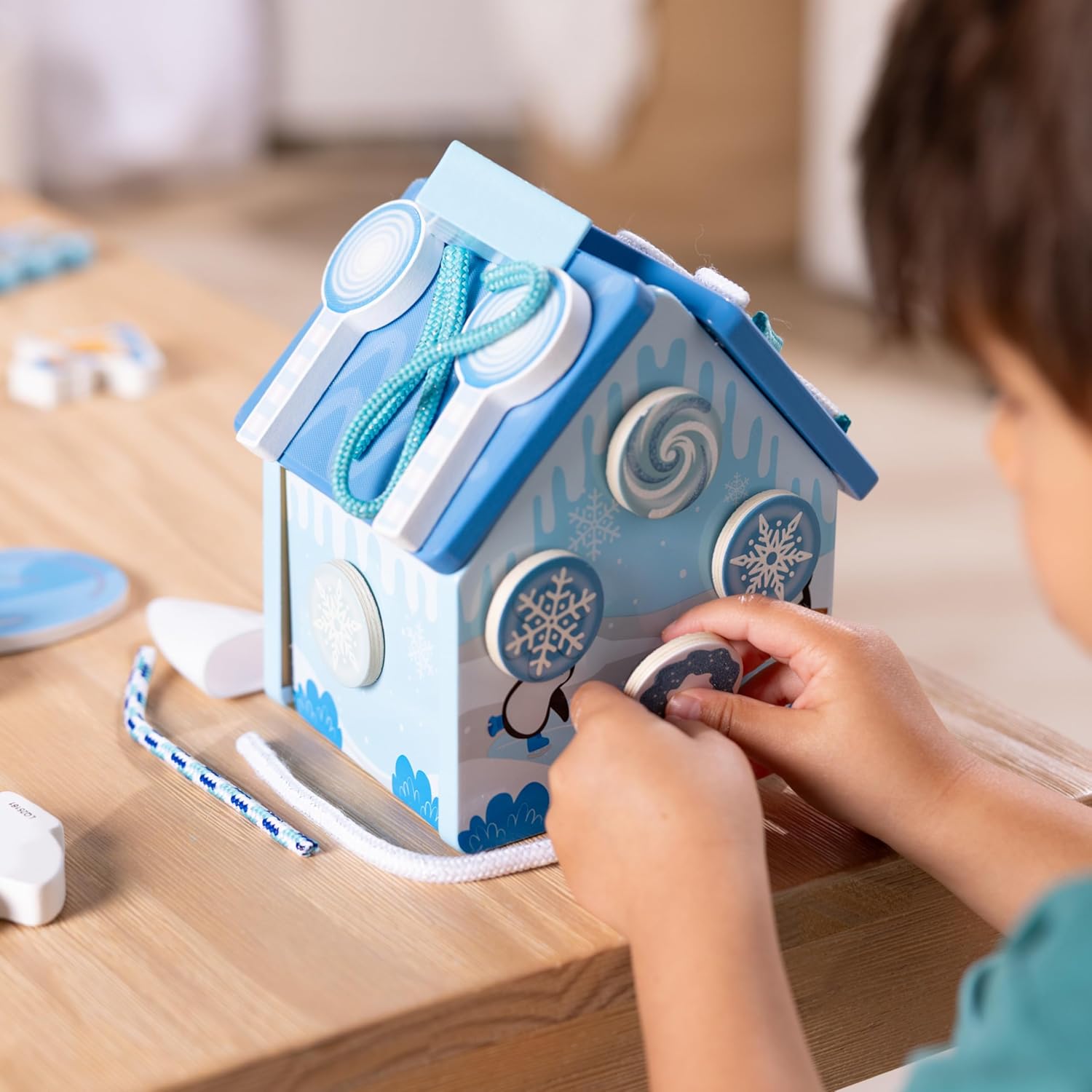 Melissa & Doug Winter Frost Wooden Gingerbread House Play Set for Boys and Girls 3+