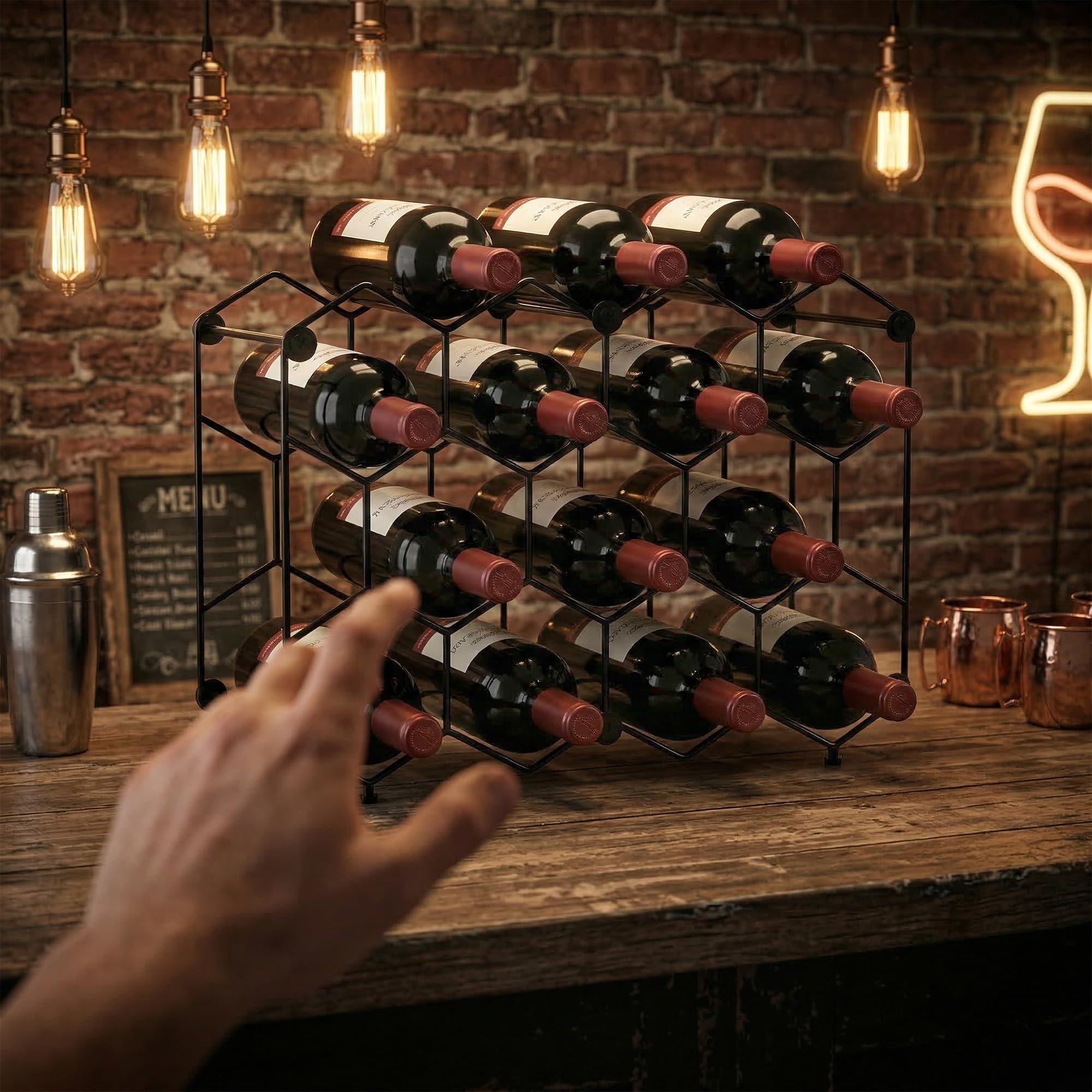 HOMCOM Portabottiglie Design Industriale a Nido d'Ape con Piedini Regolabili e Cinghia Antiribaltamento, Porta Vino per 13 Bottiglie per Cucina, Bar di Casa e Mobiletto, Nero