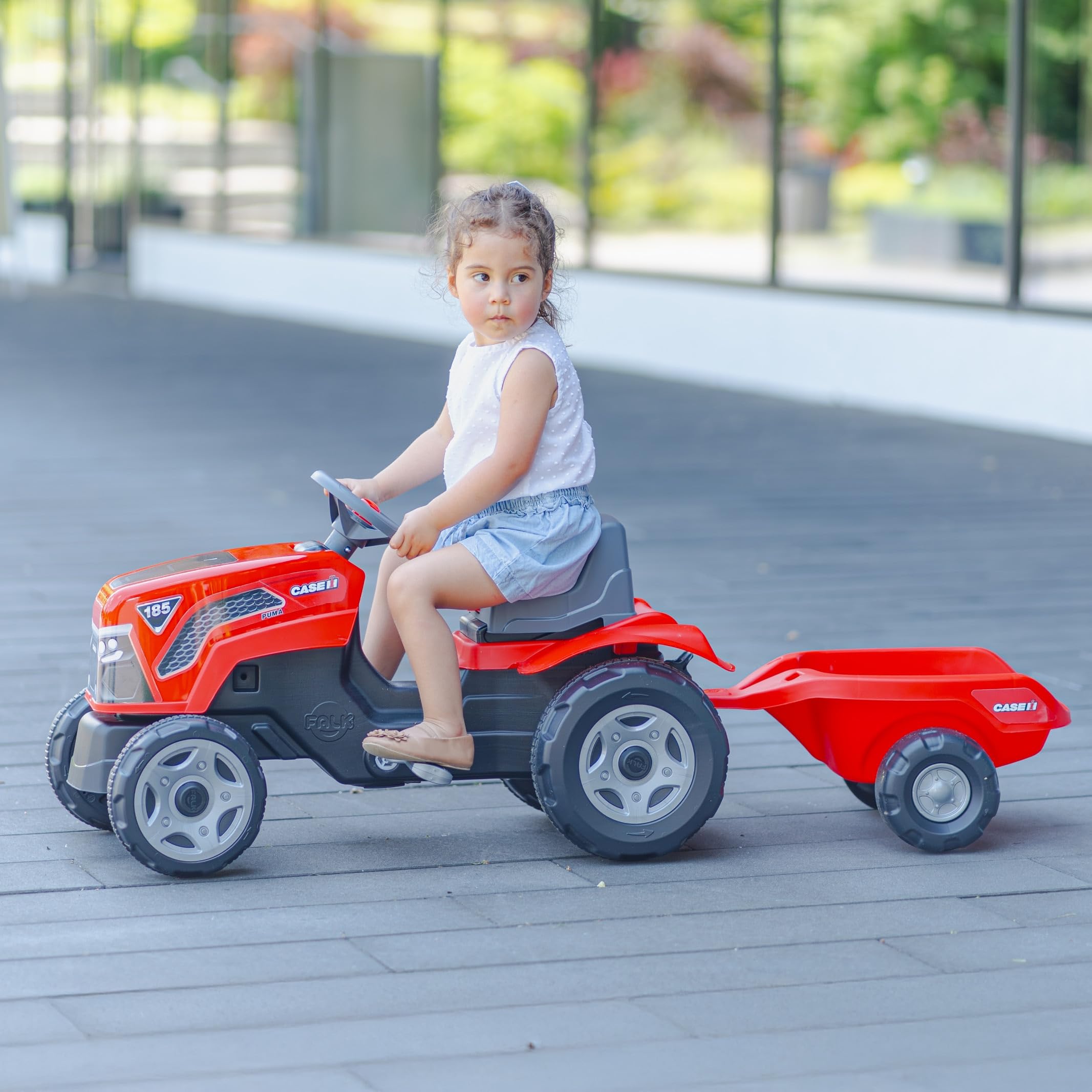 Falk Case IH Traktor mit Pedalen, für Kinder, mit Anhänger, ab 2 Jahren | Haube zum Öffnen und verstellbarer Sitz
