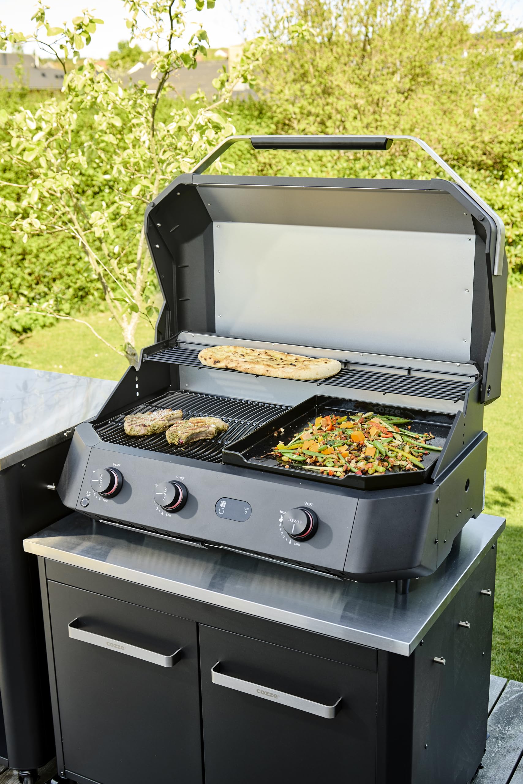 Cozze G-800 Combo Plancha-Grill a Gas 30 mbar, 3 Bruciatori 9,5 kW, Griglia + Piastra in Ghisa Smaltata, 2 Termometri Digitali, per Cucina Outdoor