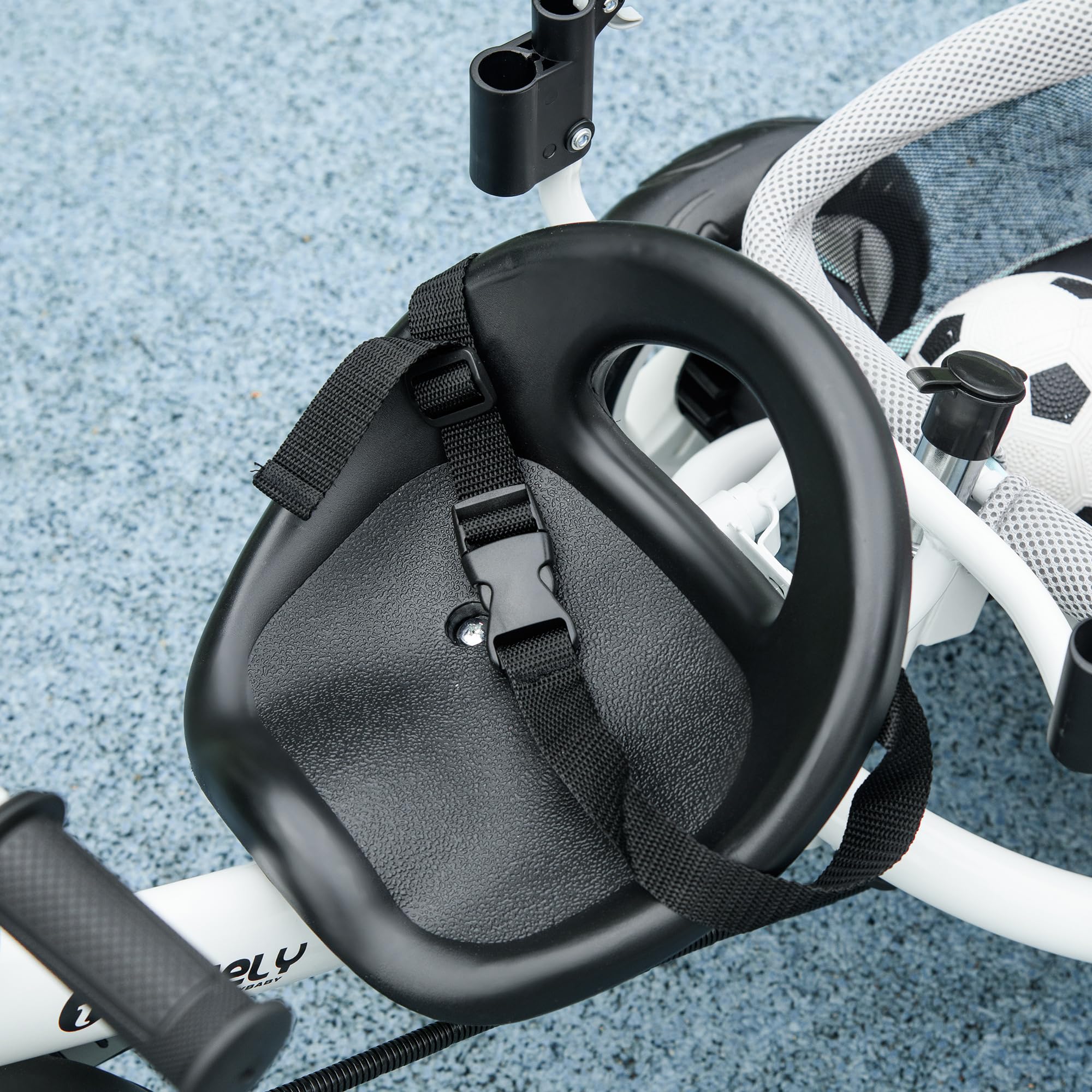 HOMCOM Triciclo 6 in 1 con maniglione, triciclo per bambini con capottina parasole rimovibile, cuscino, balance bike con imbracatura di sicurezza a 5 punti, cestino, portabicchieri, per bambini da 1 a