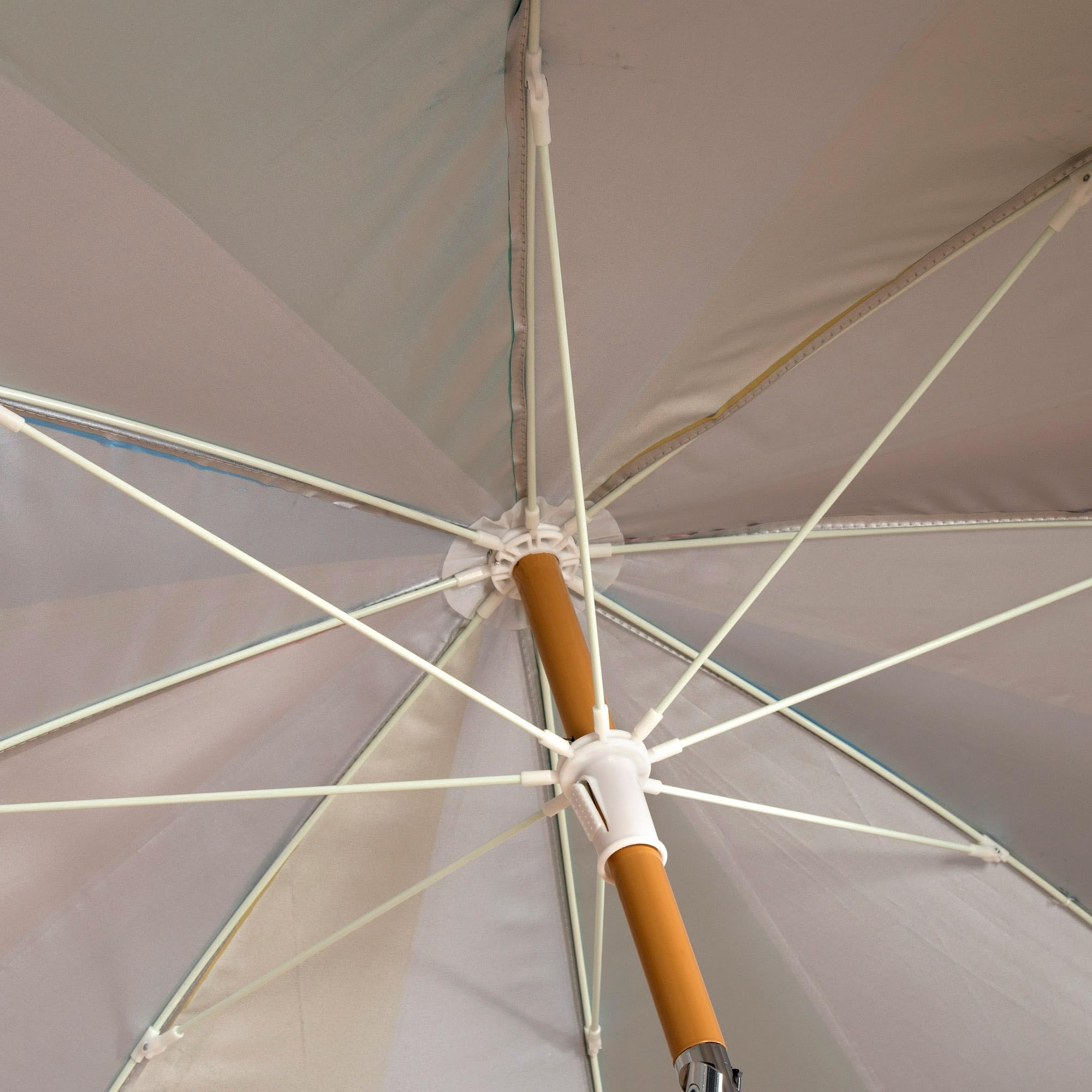 AKTIVE Parasol plażowy 8 żeber 200 cm tęczowy drążek przechylny maszt ochrona UV50 pręty z włókna szklanego 28/32 mm ze stalowym uchwytem do przenoszenia, wiatroszczelny (62430), tęcza, 200 cm
