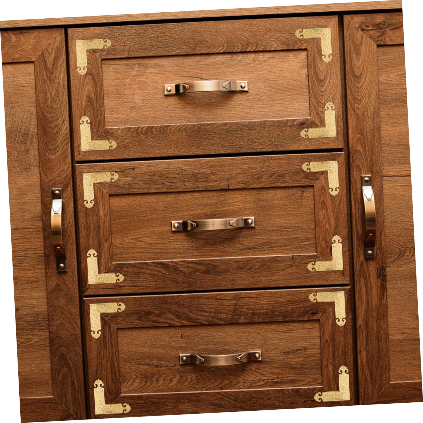 IWOWHERO 2pcs Decorative Brass Corner Protectors Furniture Guards for Cabinets Tables and Jewelry Boxes Retro Chic Design Easy Installation Durable Material