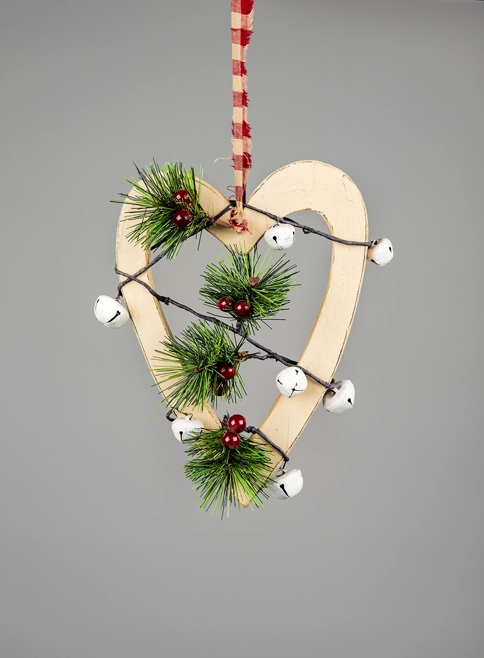 Shatchi Unisex Green Wooden Hanging Decoration Heart Shape Cream 23X1.2x30 Cm In