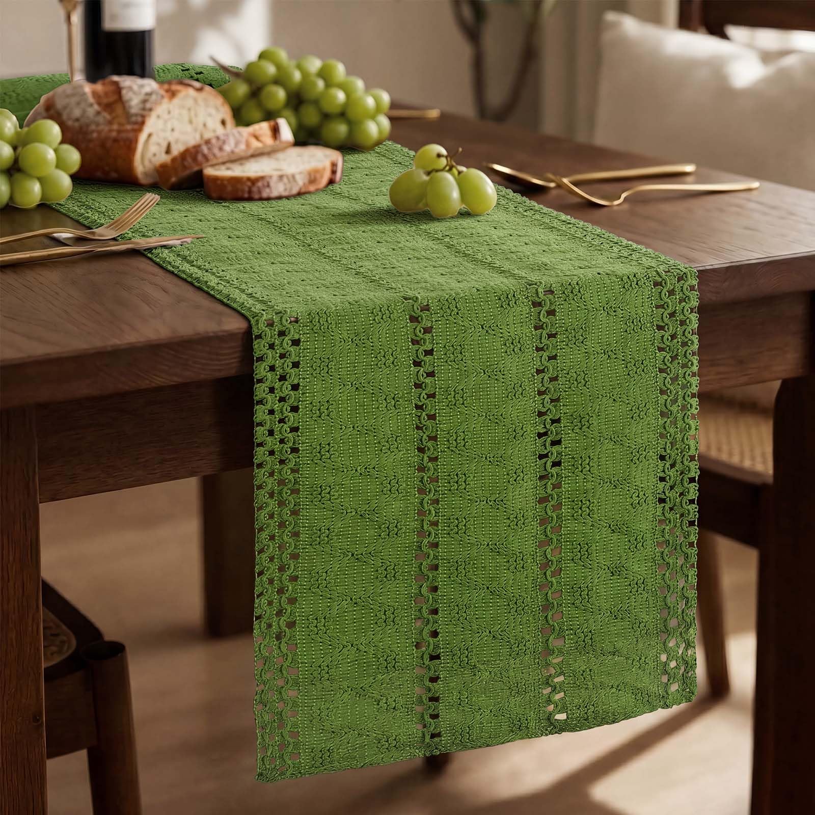 AOOTE Boho Table Runner, 30x140cm Rustic Farmhouse Table Runner, Runners Farmhouse Style Coffee Tables Runners for Tables Holiday Party Dinning Birthday Decor, Green