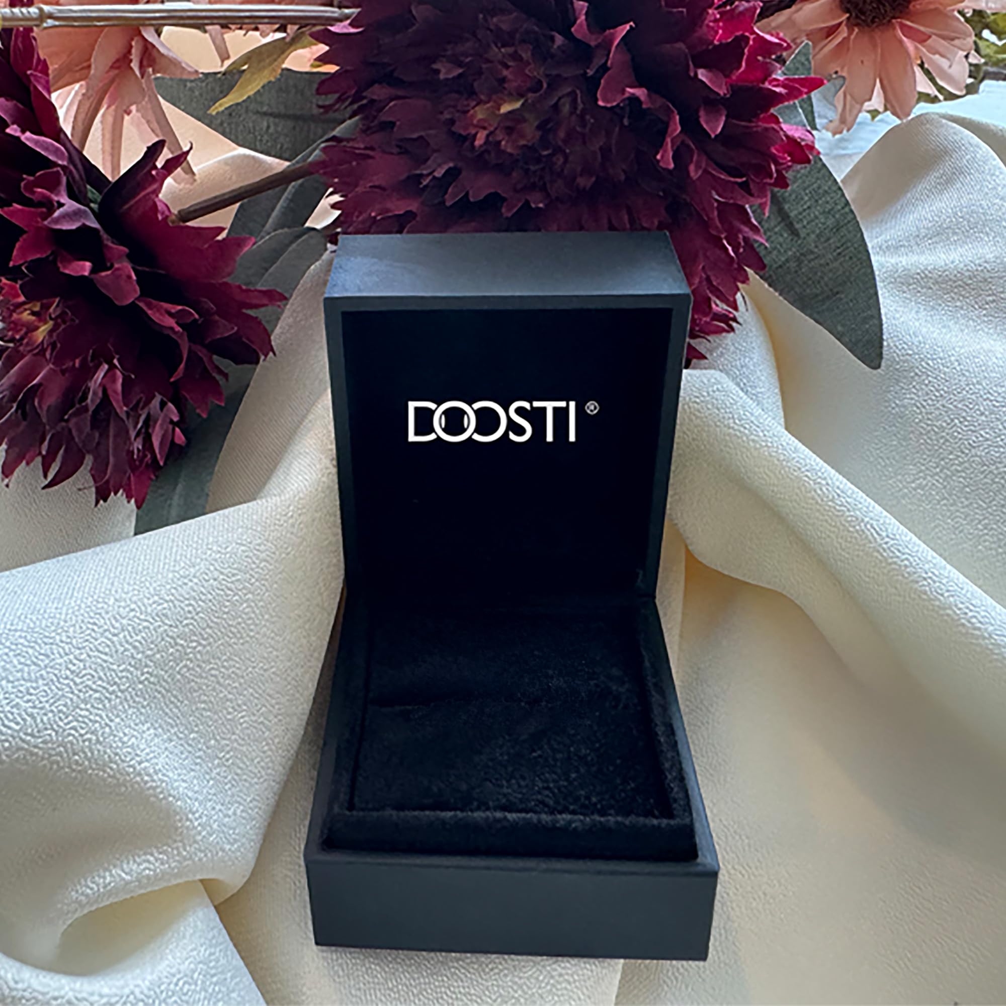 DOOSTI Antragsring, Verlobungsring, Solitärring, Vorsteckring, engagement ring aus 585/- Gelbgold mit einem hochwertigen Moissanite Stein 0,25 ct. (4 mm Durchmesser)
