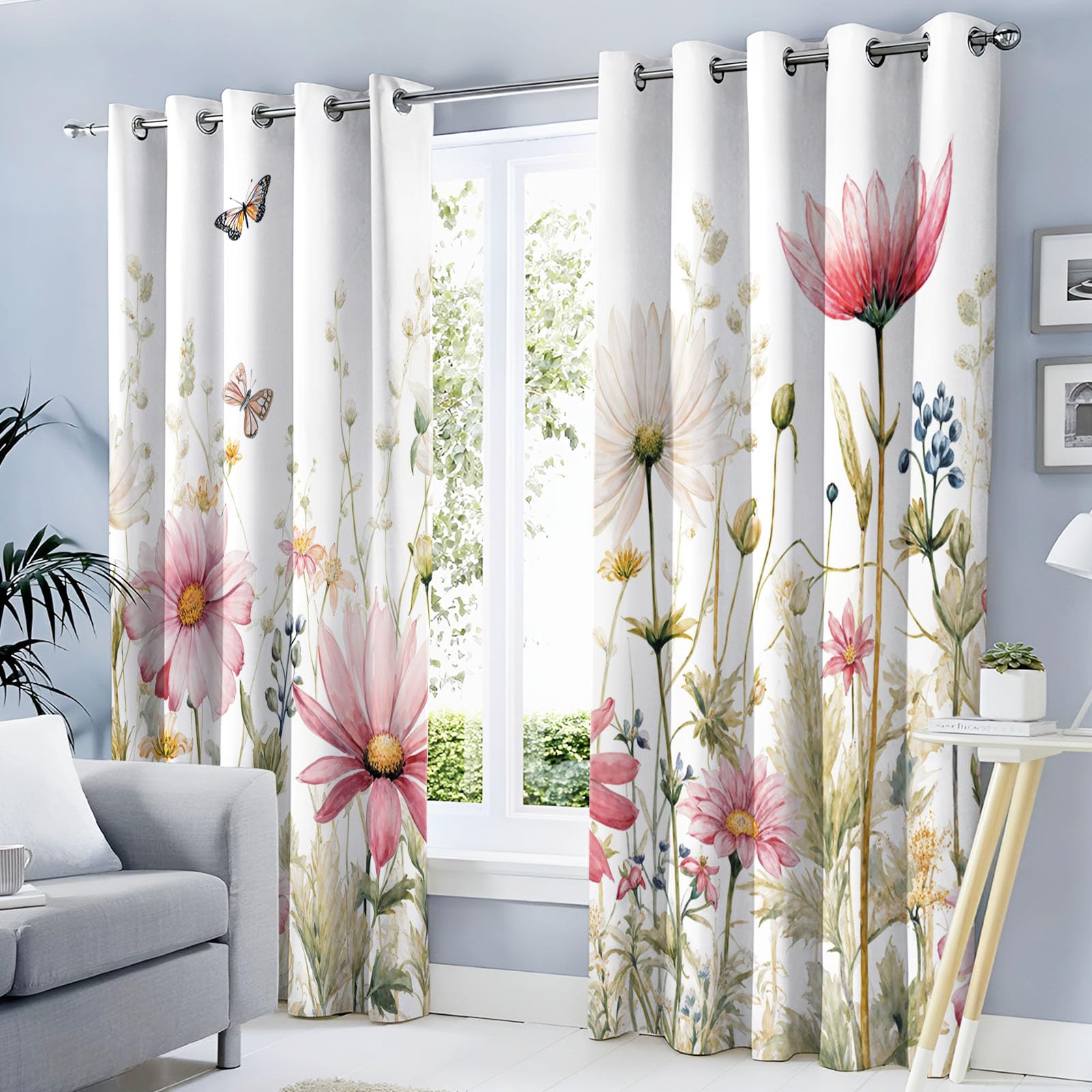 Rideau occultant aquarelle fleurs rose pour sublimer la fenêtre d'une chambre cocooning