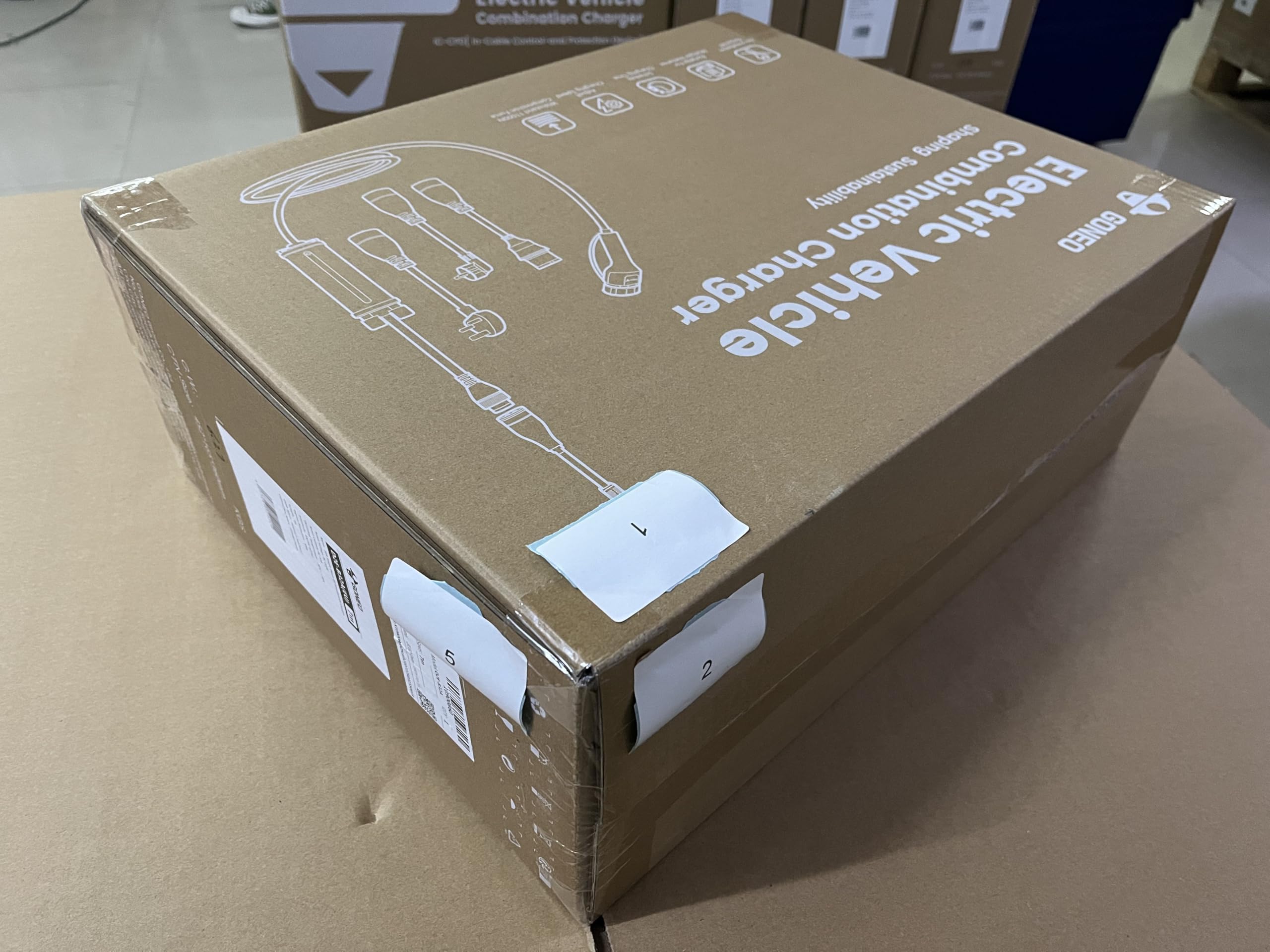 GONEO Przenośna stacja ładująca 7 kW z wtyczką CEE i wtyczką Schuko, 8-32 A, aluminiowa obudowa IP66, typ 2 z kablem do ładowania 7 m, planowane ładowanie, regulowana moc ładowania, ładowarka do EV