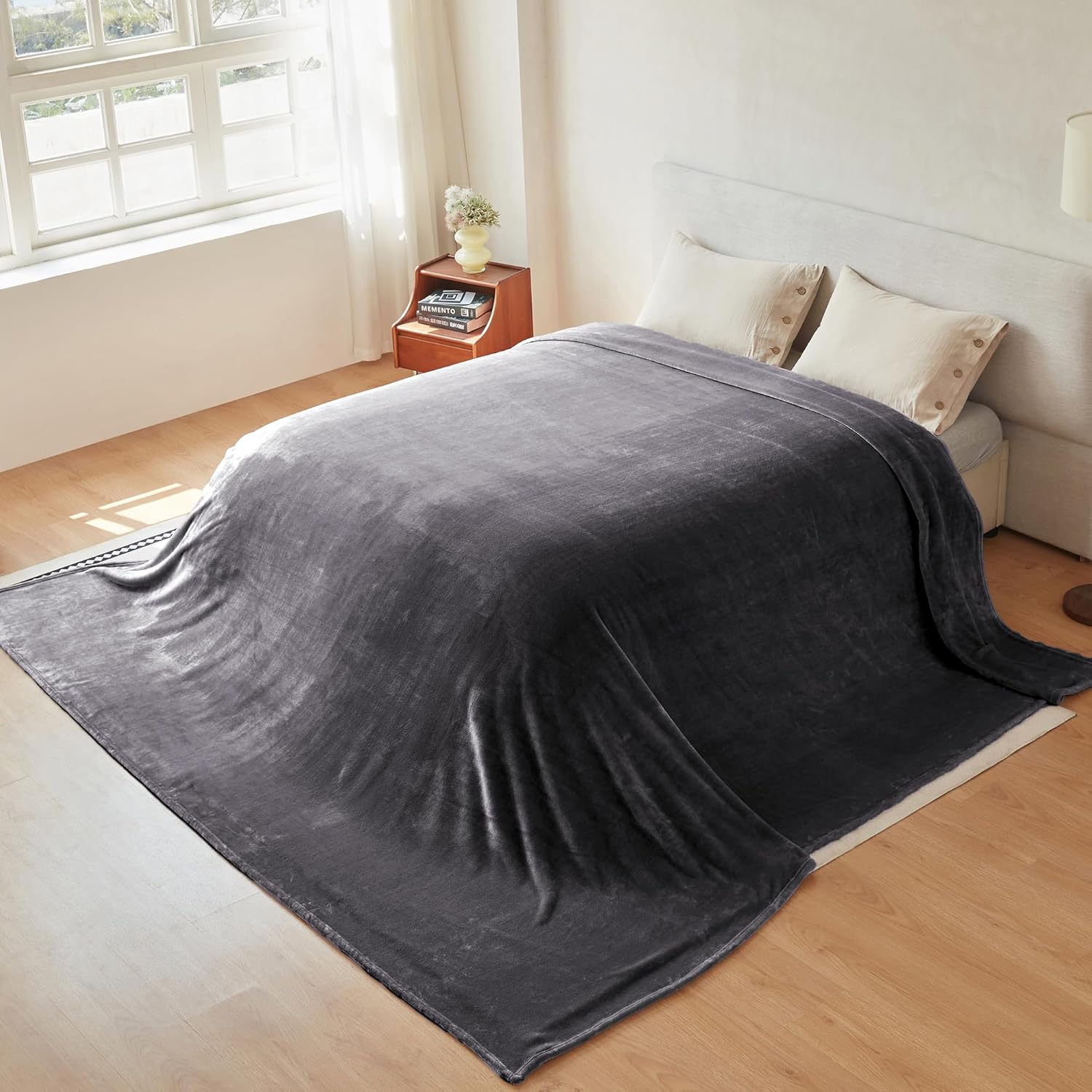 COOVA Oversized King Fleece Blanket 120x138 inches, Soft Cozy Warm Giant Extra Large 10'x11.5' Blanket for Bed, Sofa, Couch,Travel, Camping, California Huge Flannel Big Throw Blanket, Dark Grey - Image 4