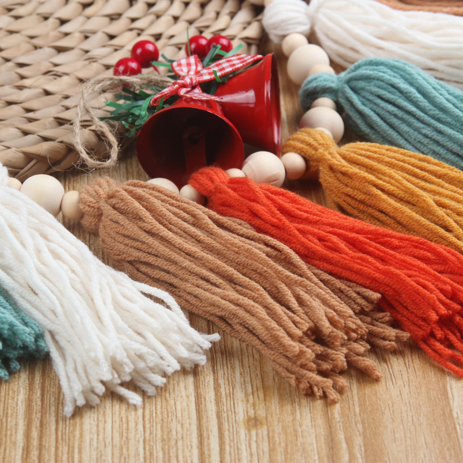 GIAUMA Boho-Garn-Girlande mit Holzperlen, Erdton, Wandbehang, Wimpelkette, Banner, Kinderzimmer, Dekoration für Klassenzimmer, Babyparty, Geburtstag, Kinderzimmer, Schlafsaal, Schlafzimmer, Dekoration