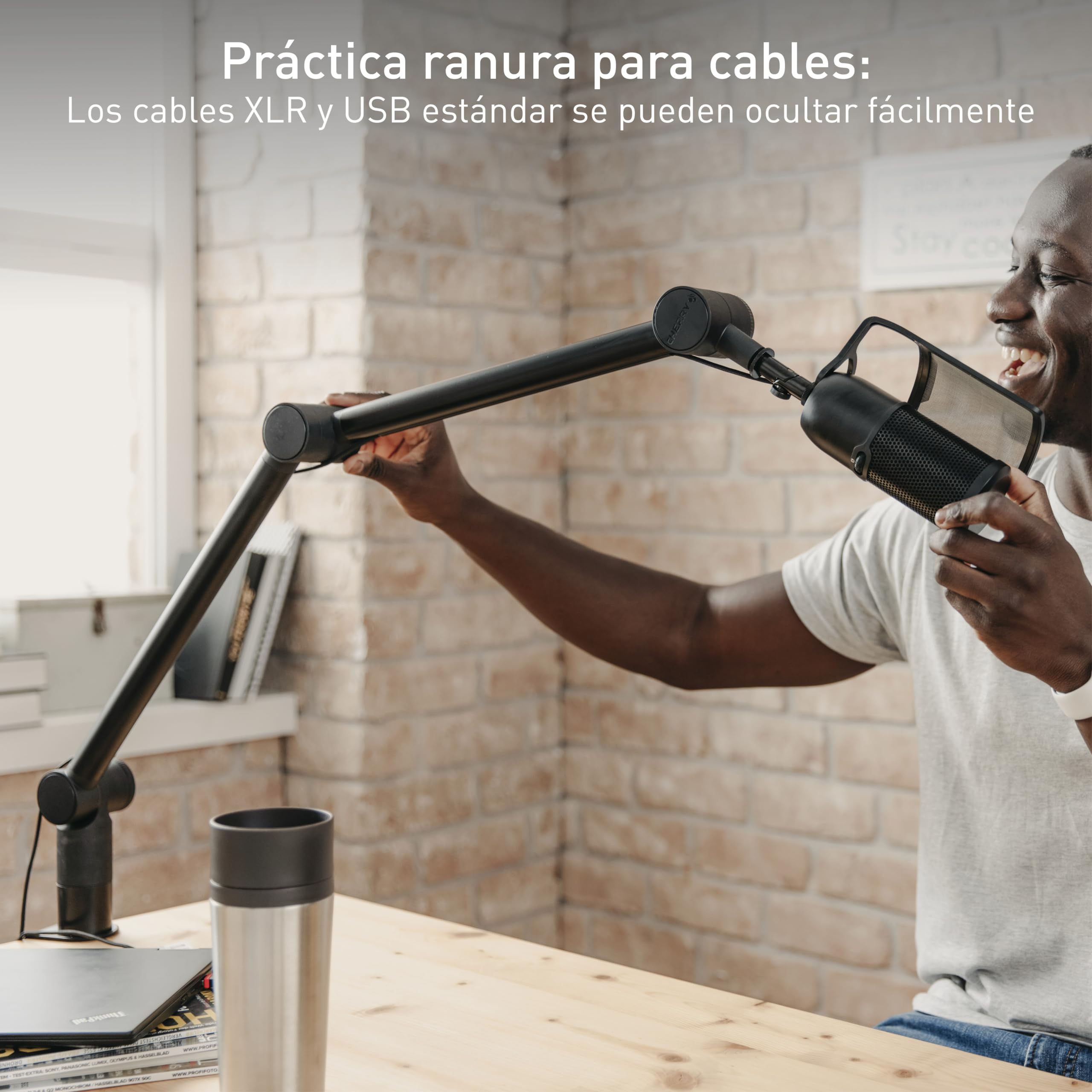 CHERRY MA 3.0 UNI, Brazo de Micrófono Universal, con Pinza para Mesa (hasta 60 mm), Rosca de 3/8 Pulgadas (Incluye Adaptador de 3/8 a 5/8 Pulgadas), Brazo Articulado y Estable, Negro