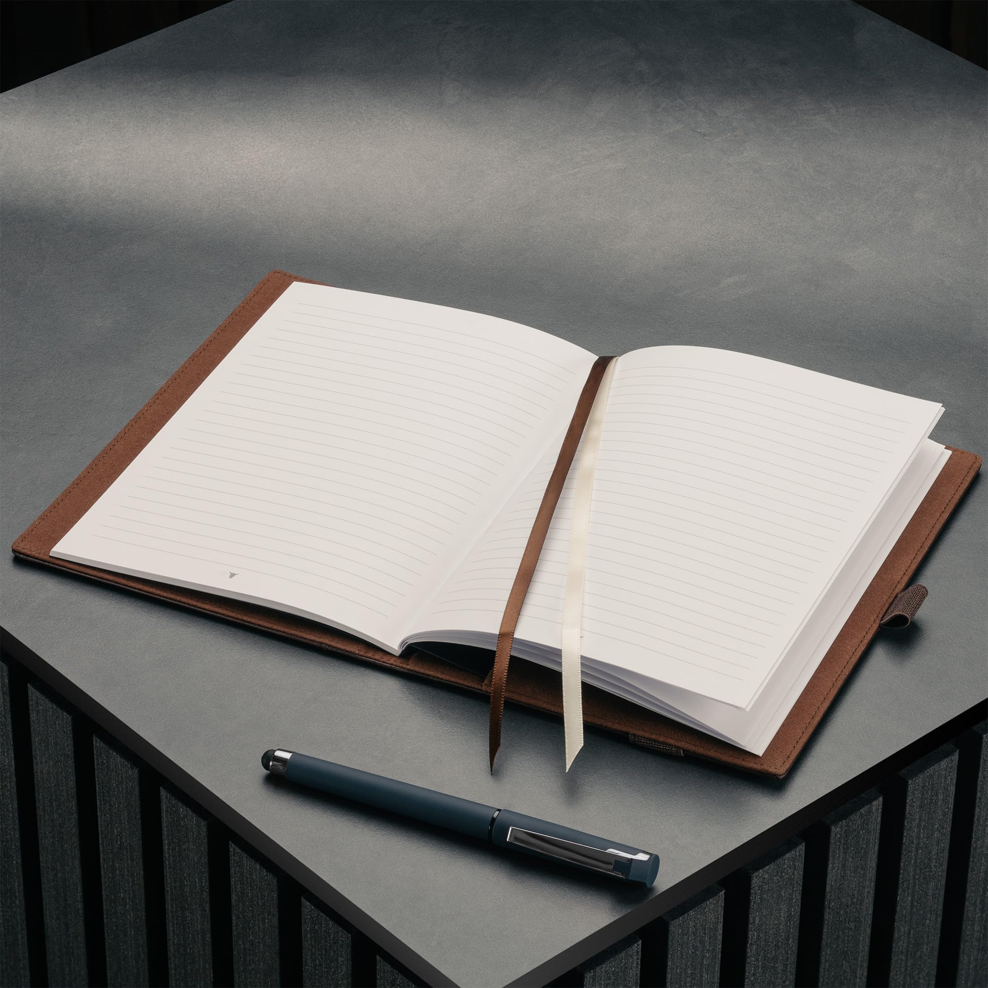 TORRO Couverture Rigide en Cuir Vértiable pour Carnet de Notes avec Recharge Bloc-notes de (Format A5 Marron Foncé)