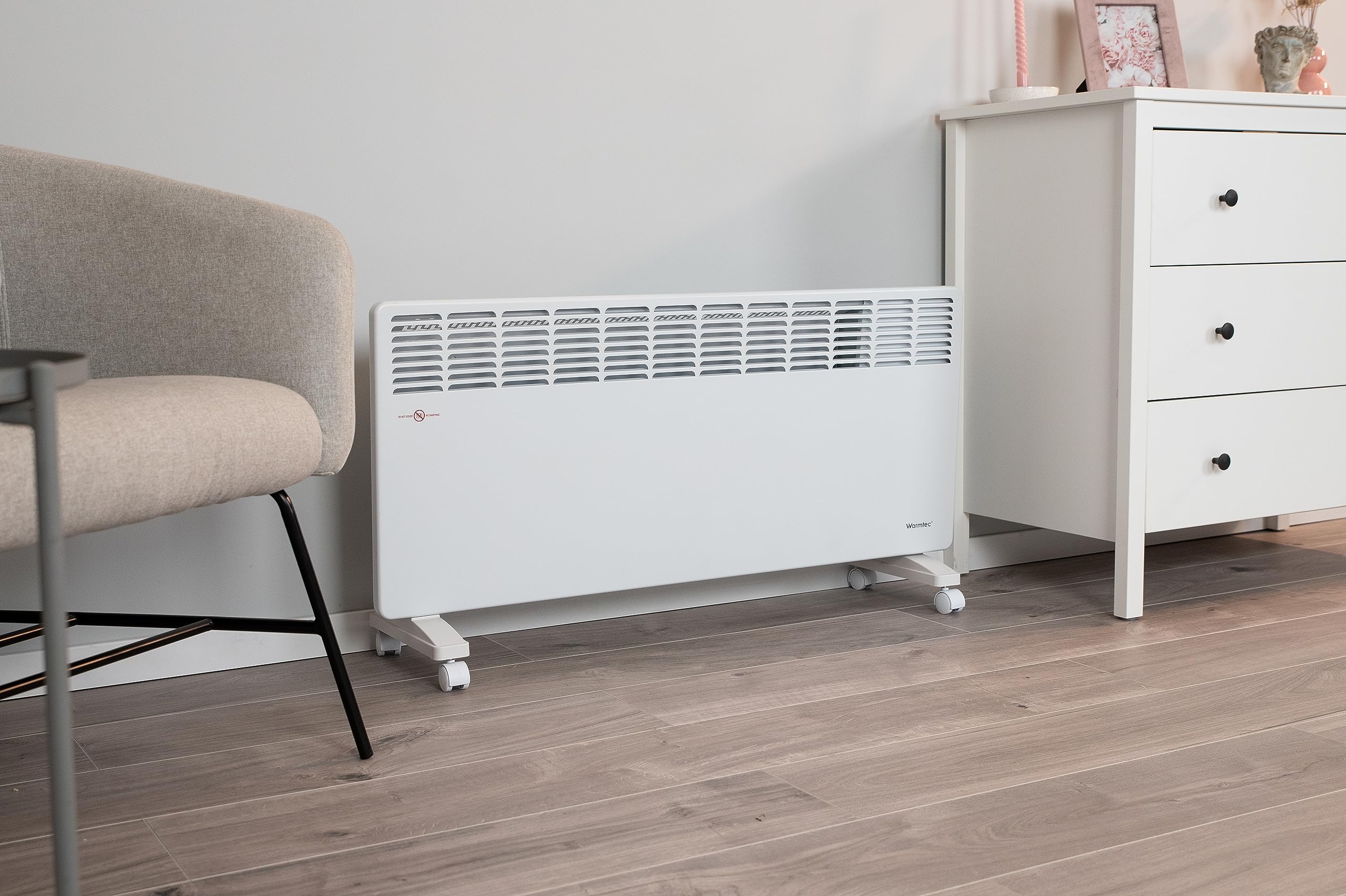 WARMTEC Convector Radiador Eléctrico 2500 W | Calefactor con control WiFi, pantalla LCD y clase de protección IP24 | Radiador Bajo Consumo de pie o de pared | Blanco